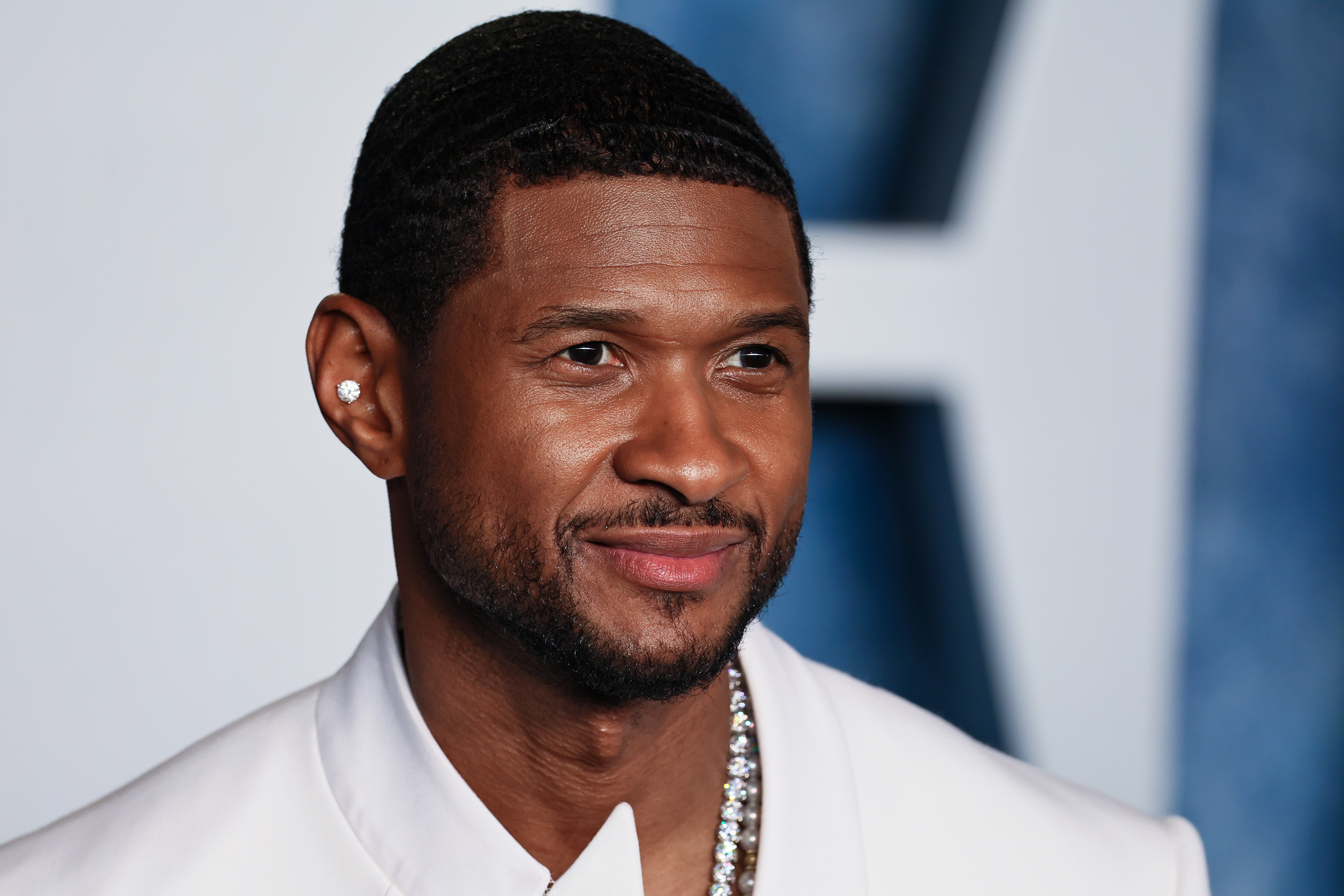 Usher attends the 2023 Vanity Fair Oscar Party on March 12, 2023, in Beverly Hills, California. | Source: Getty Images