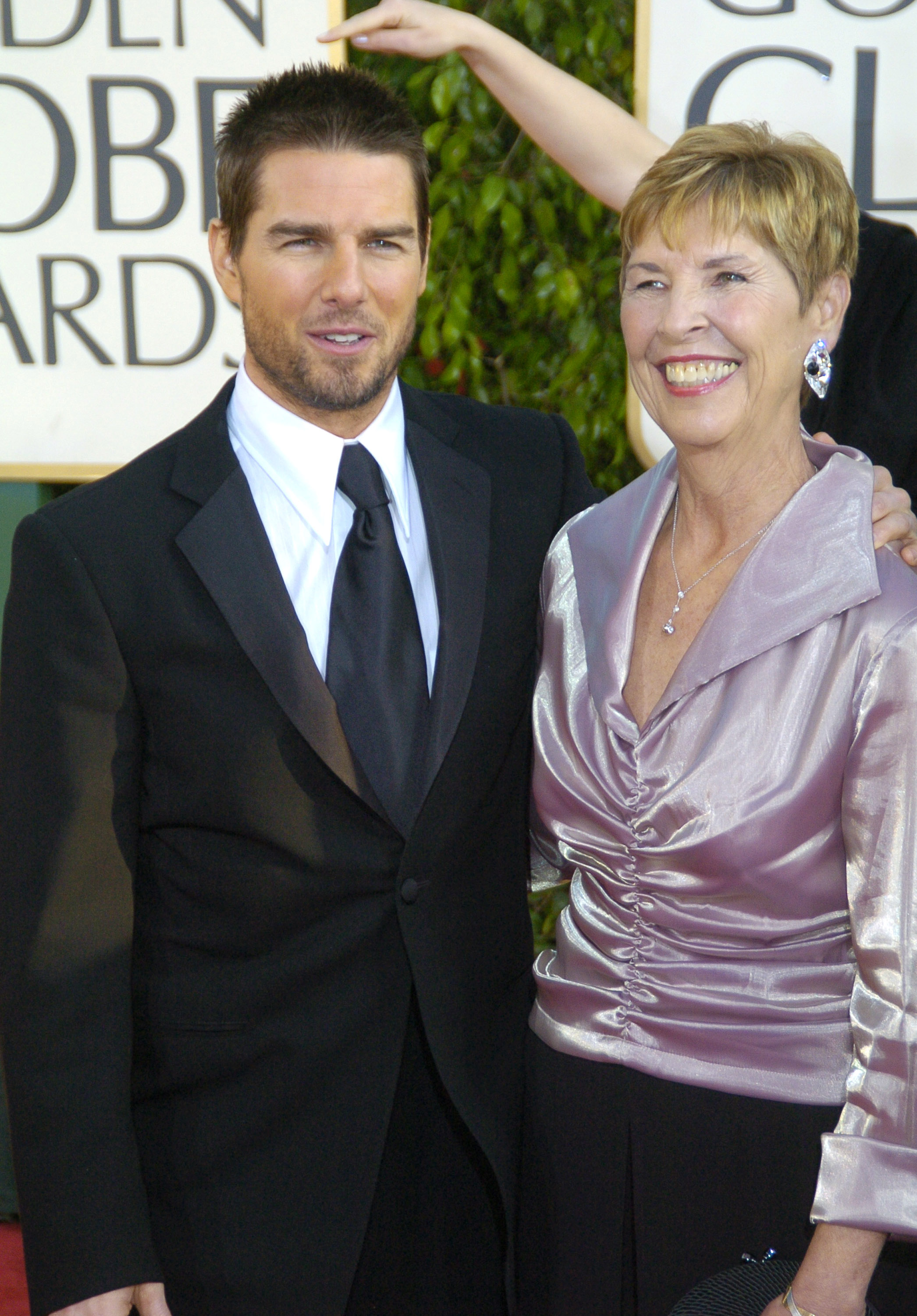 Tom Cruise and Mary Lee South at the The 61st Annual Golden Globe Awards - Arrivals in Beverly Hills, California, on January 25, 2004. | Source: Getty Images