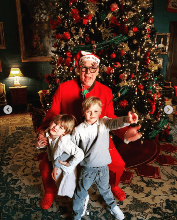 Prince Albert of Monaco with his twins, Prince Jacques and Princess Gabrielle on Christmas Day, 2020. | Photo: Instagram/Her Royal Highness Princess Charlene