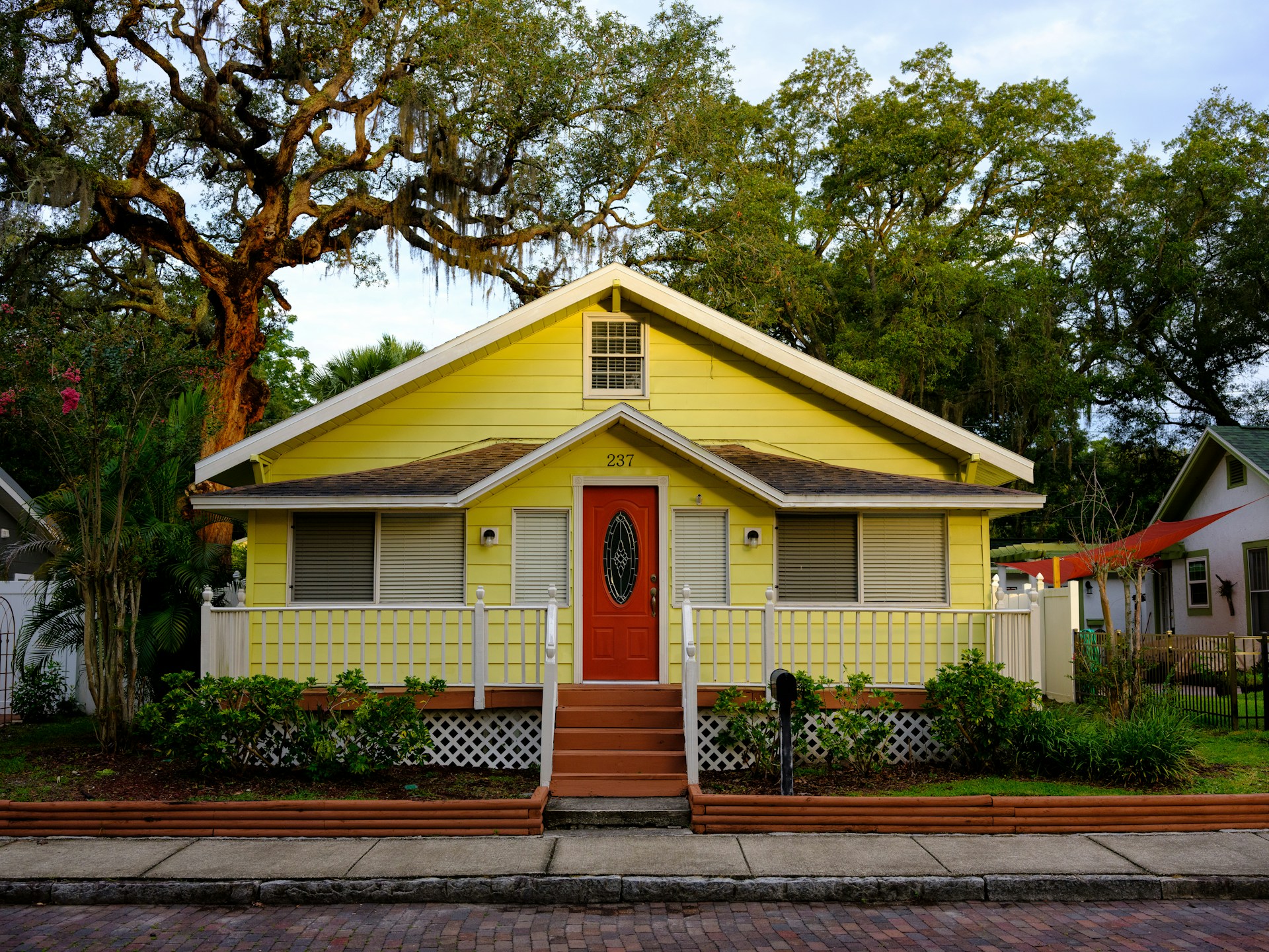 A yellow house | Source: Unsplash