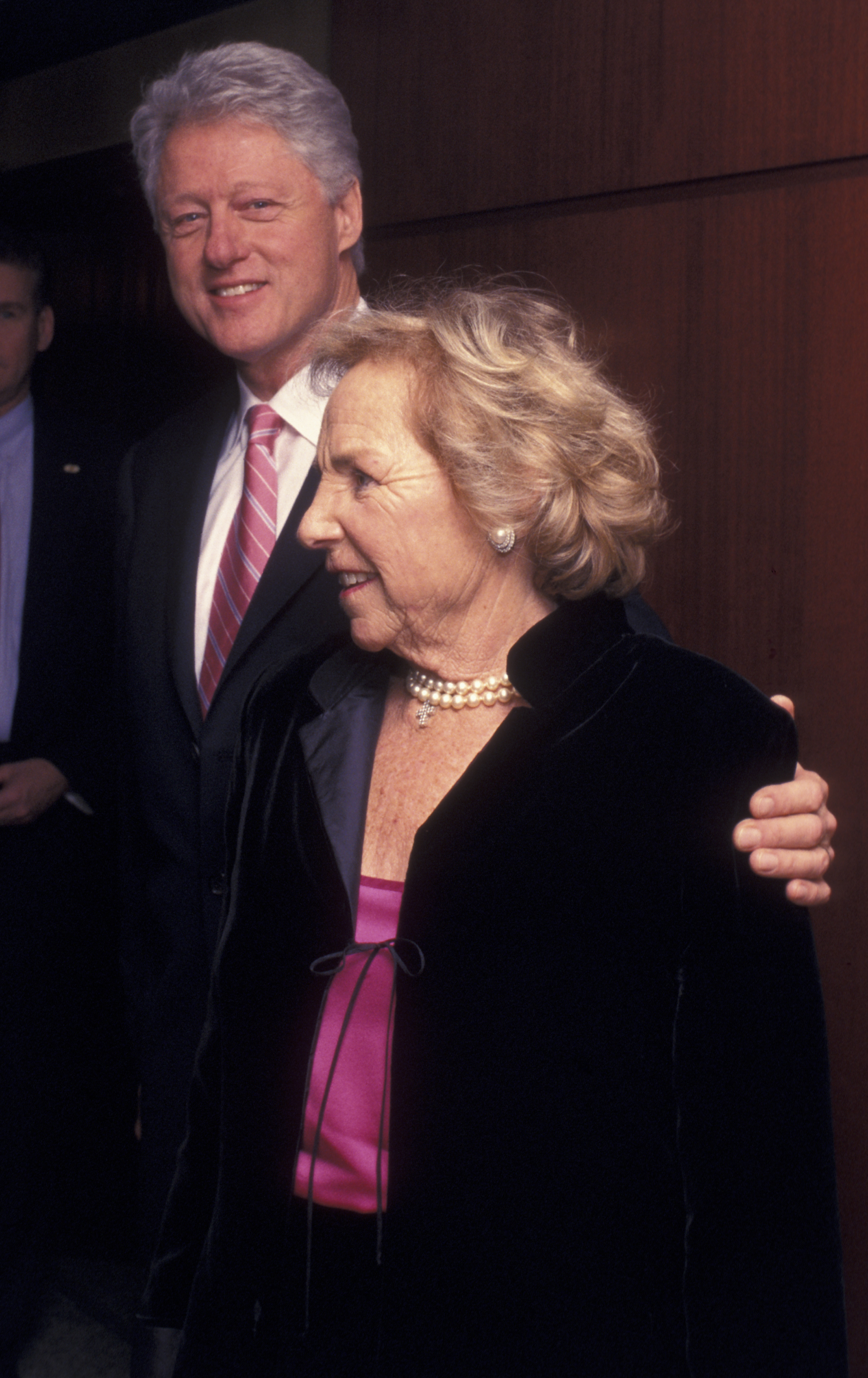 Ethel Kennedy and Bill Clinton at the 35th Anniversary Dinner for the Robert F. Kennedy Memorial in New York City on December 12, 2002 | Source: Getty Images