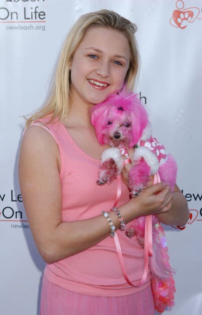 Skye McCole Bartusiak during Nuts for Mutts Celebrity Judged Dog Show at Pierce College in Woodland Hills, California on April 3, 2005. | Photo: Getty Images