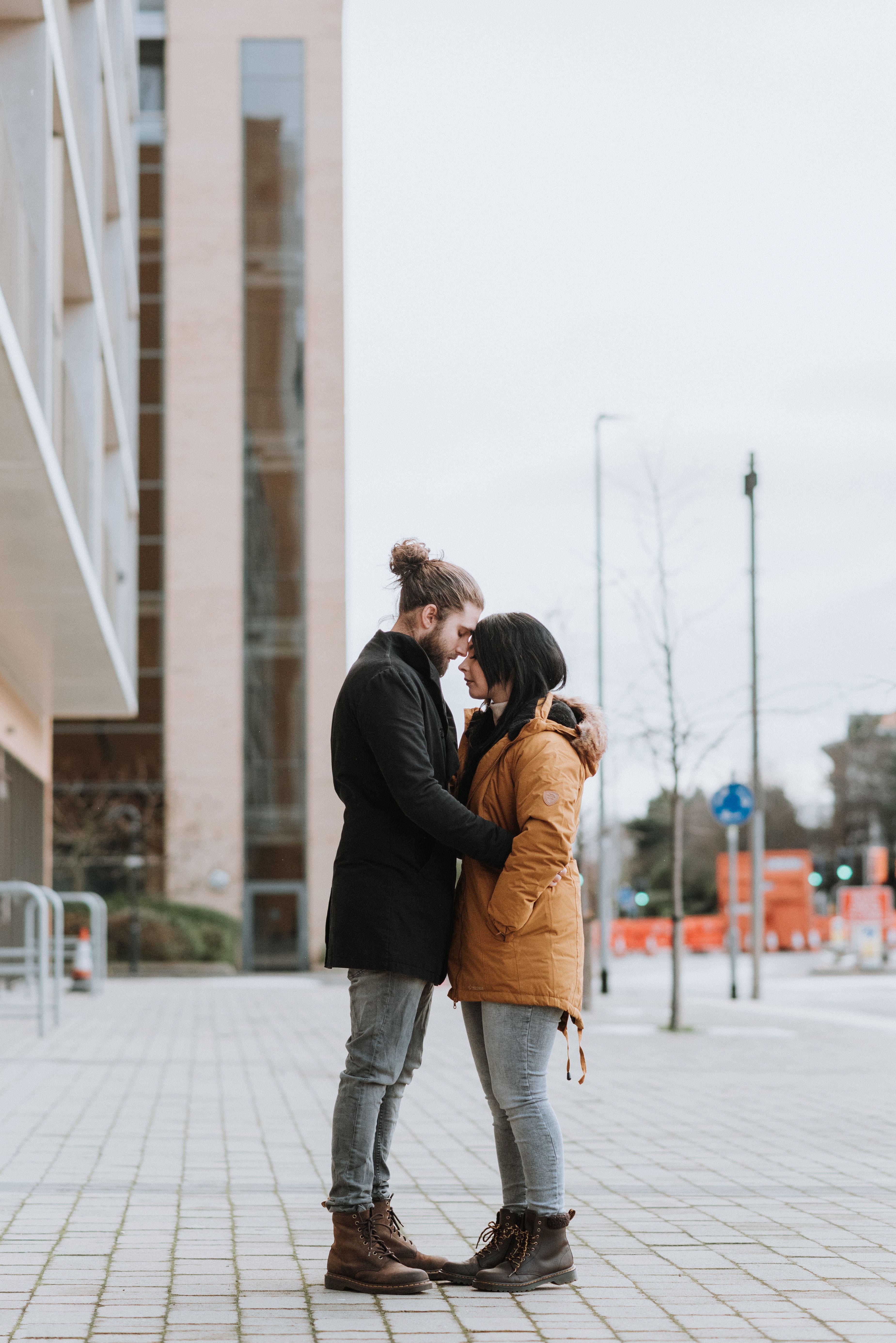 A couple placing their foreheads together. | Source: Pexels