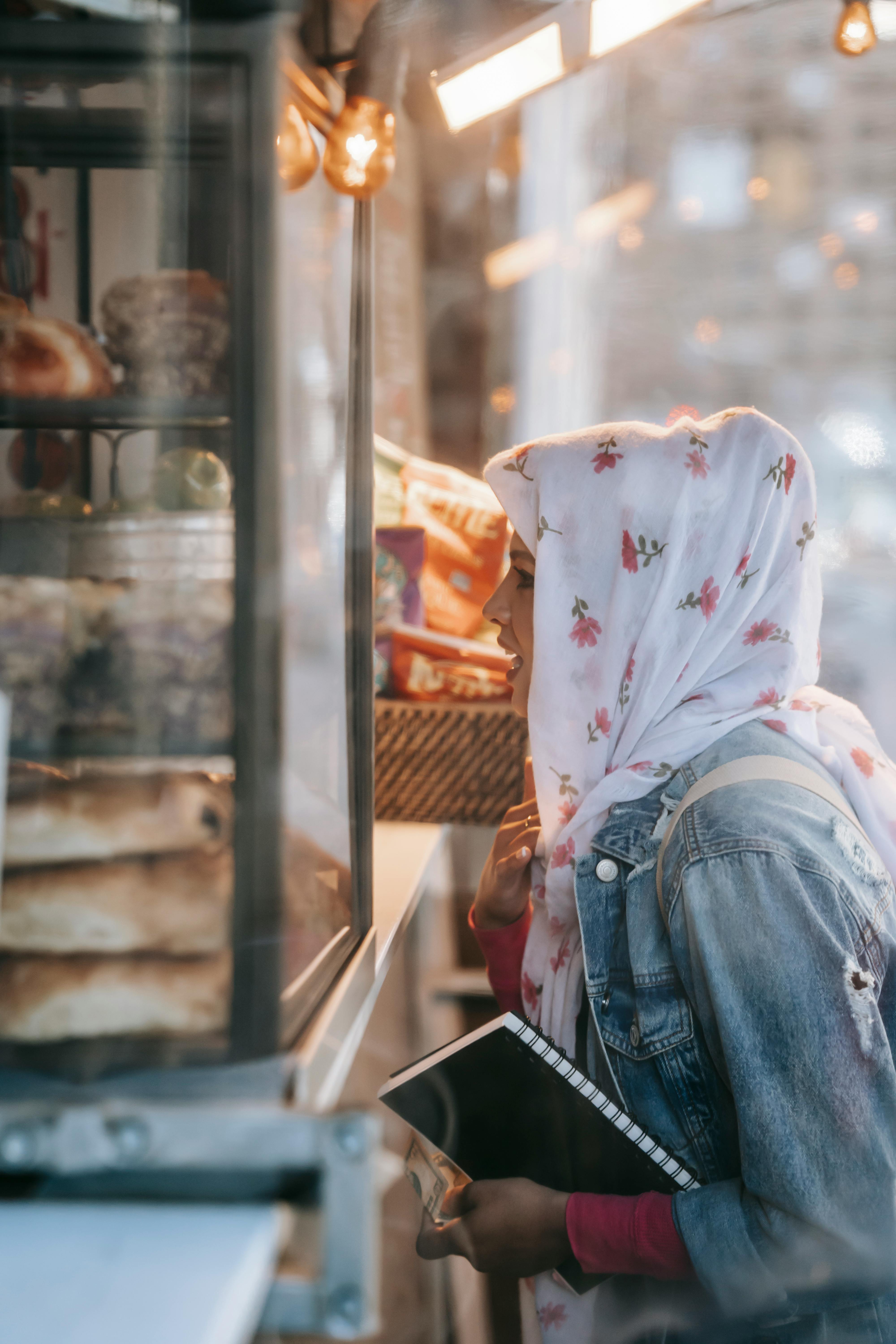 A woman in a bakery shop | Source: Pexels