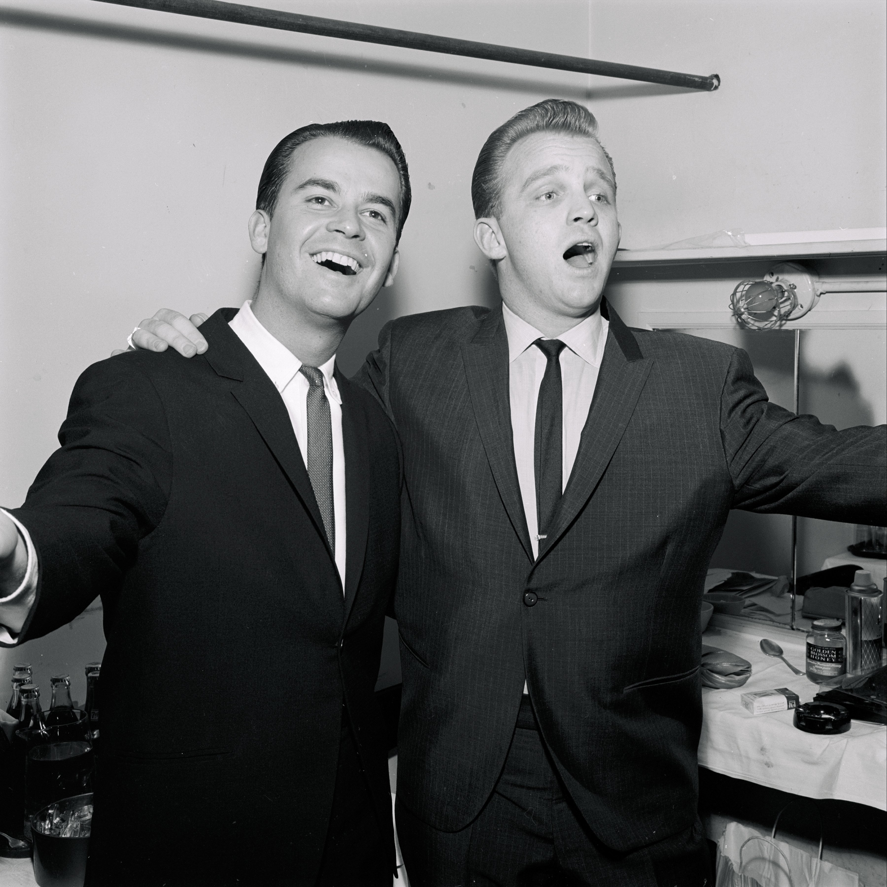 Gary Crosby and Dick Clark in 1962. | Source: Getty Images