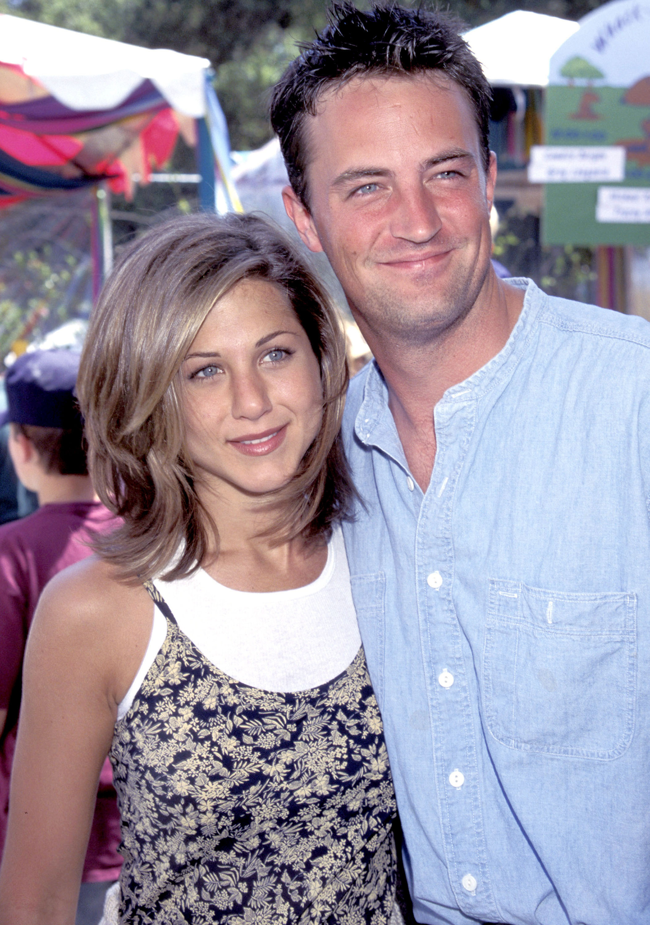 Jennifer Aniston and Matthew Perry during the 1995 Pediatric Aids Foundation Annual Picnic |Source: Getty Images