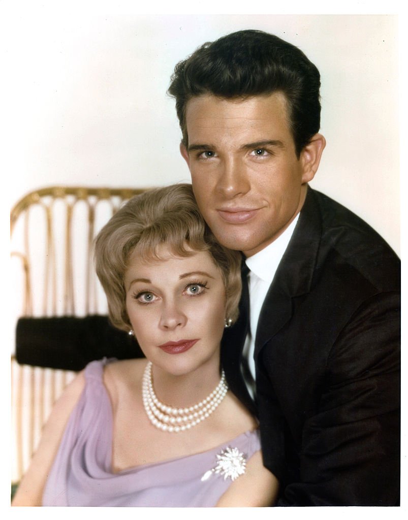 Vivien Leigh und Warren Beatty auf einem Werbefoto für den Film "Der römische Frühling der Mrs. Stone", 1961 | Quelle: Getty Images