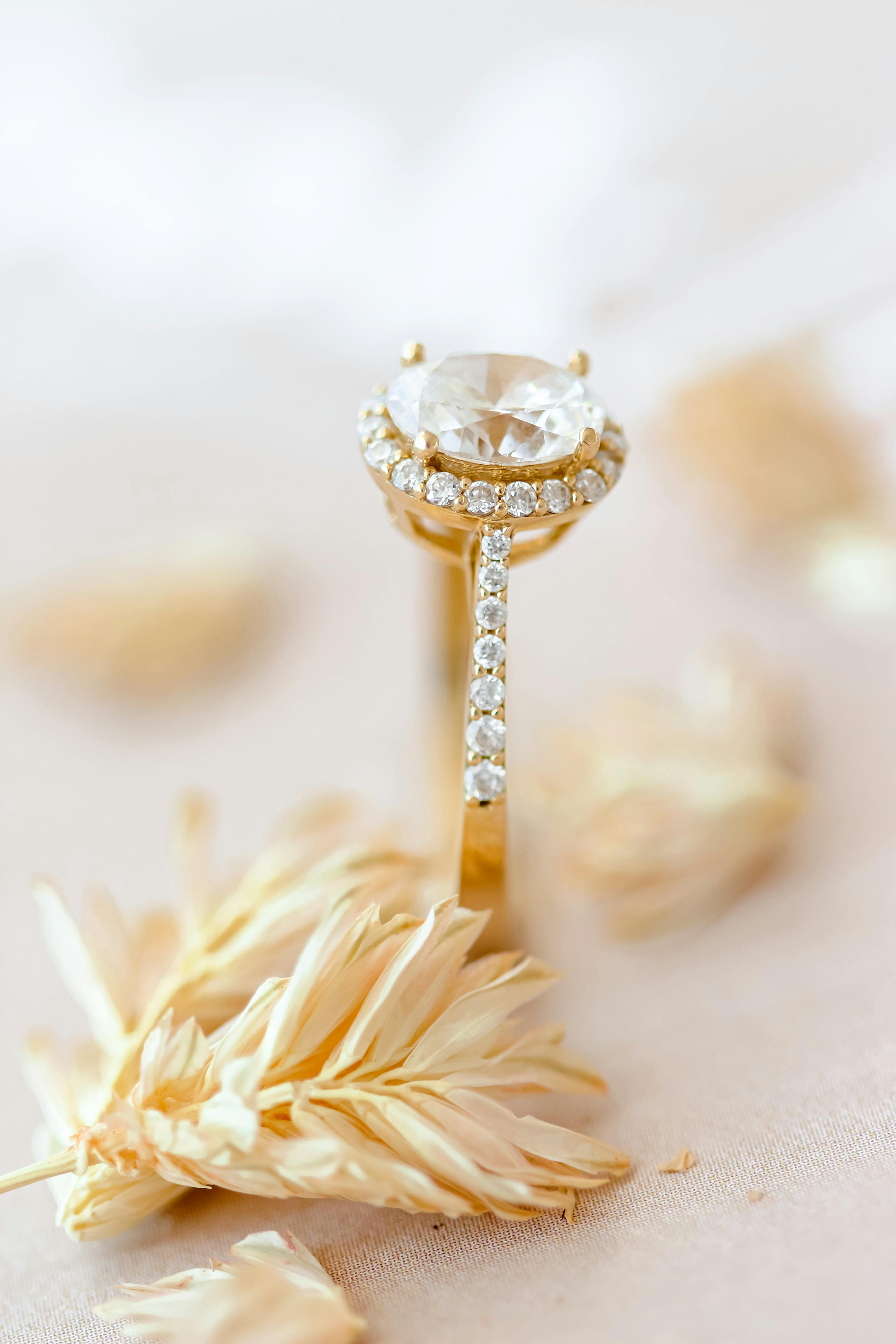 A yellow gold diamond ring | Source: Pexels