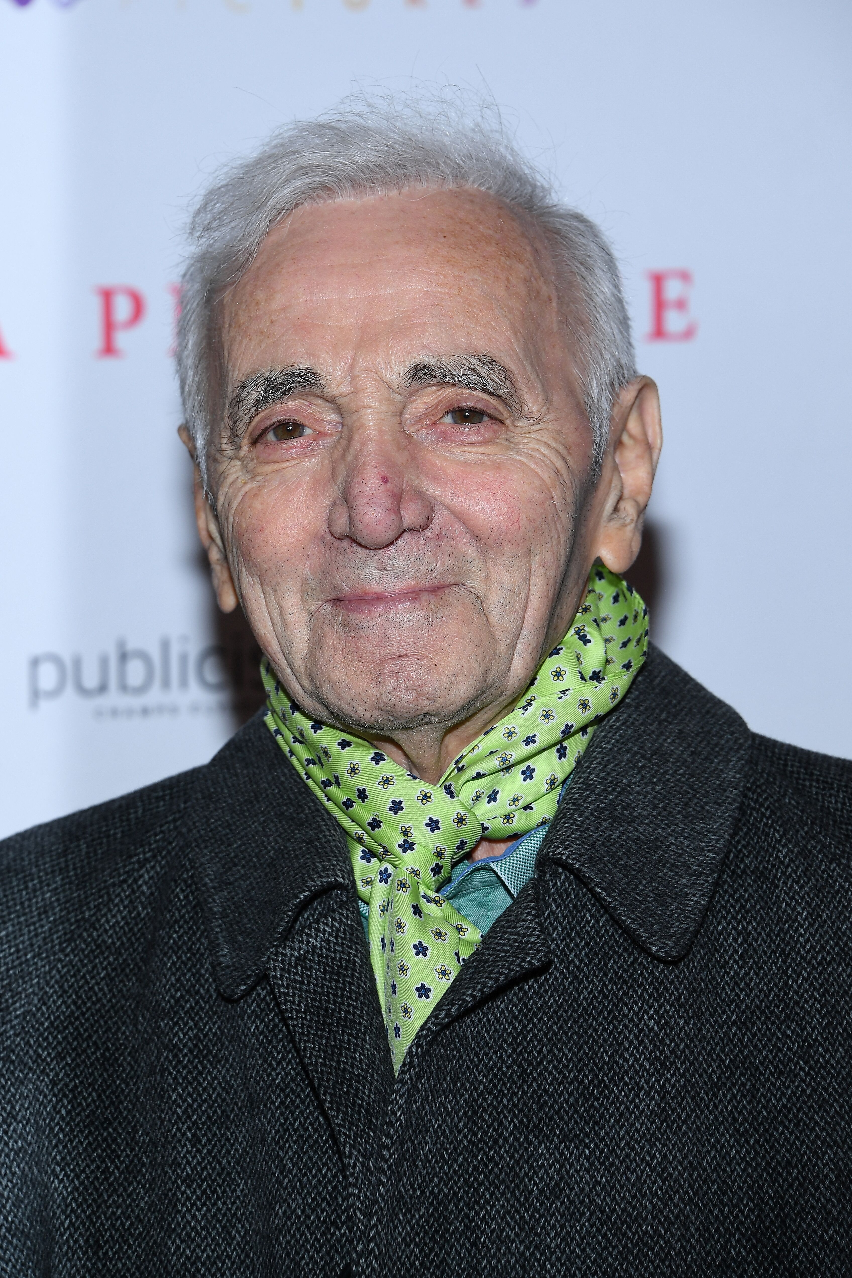 Charles Aznavour assiste à la première de'The Promise - La Promesse' à Publicis Champs Elysées le 21 novembre 2017 à Paris. | Photo : GettyImage