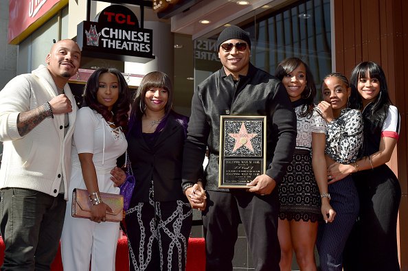 LL Cool J with his family on January 21, 2016 in Hollywood, California. | Photo: Getty Images