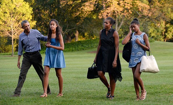 The Obamas arrive at the White House in Washington, D.C on August 23, 2015 upon their return from vacationing at Martha's Vineyard | Photo: Getty Images