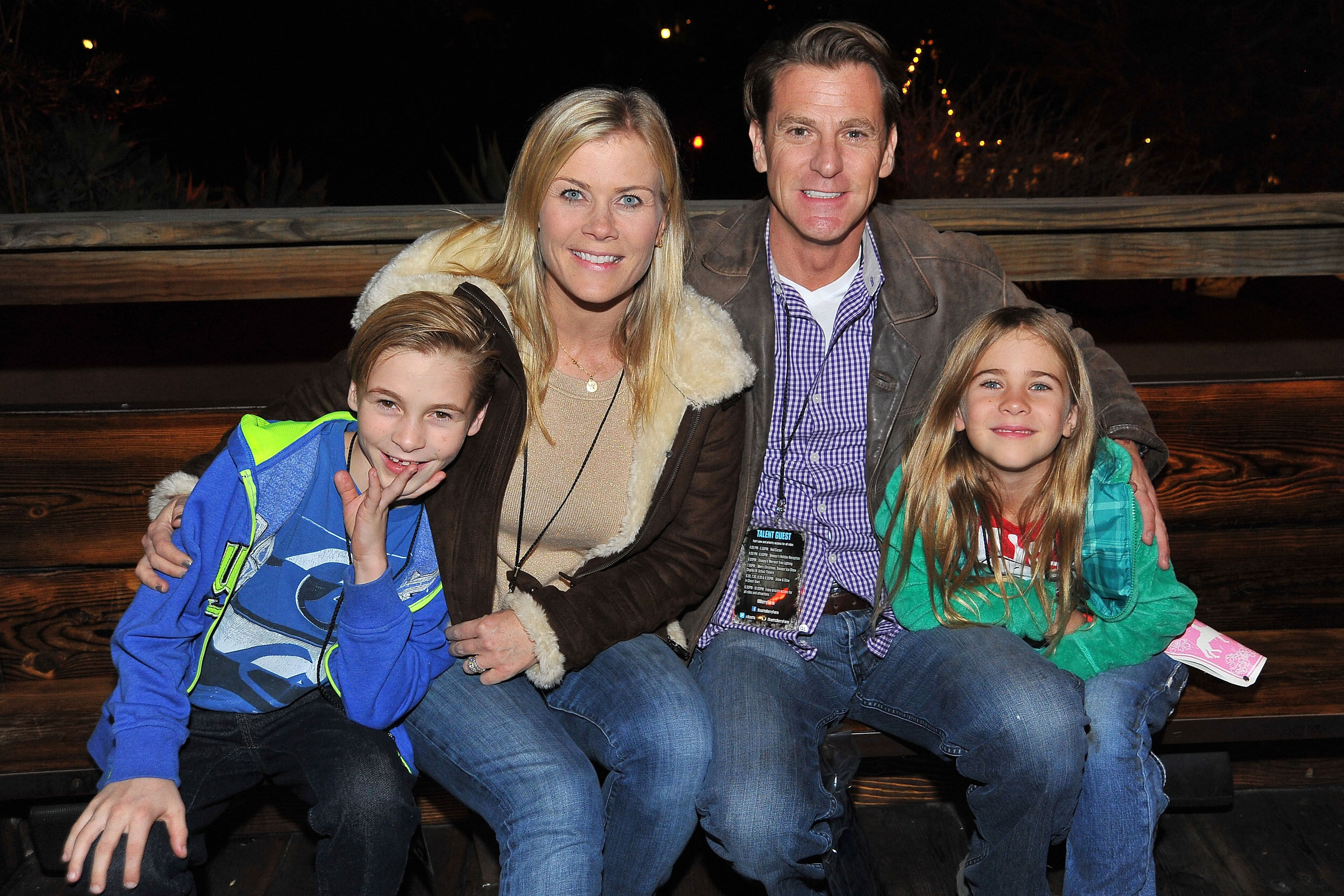 Alison Sweeney and David Sanov with their children Benjamin and Megan at Knott's Berry Farm on December 5, 2015, in Buena Park, California | Source: Getty Images