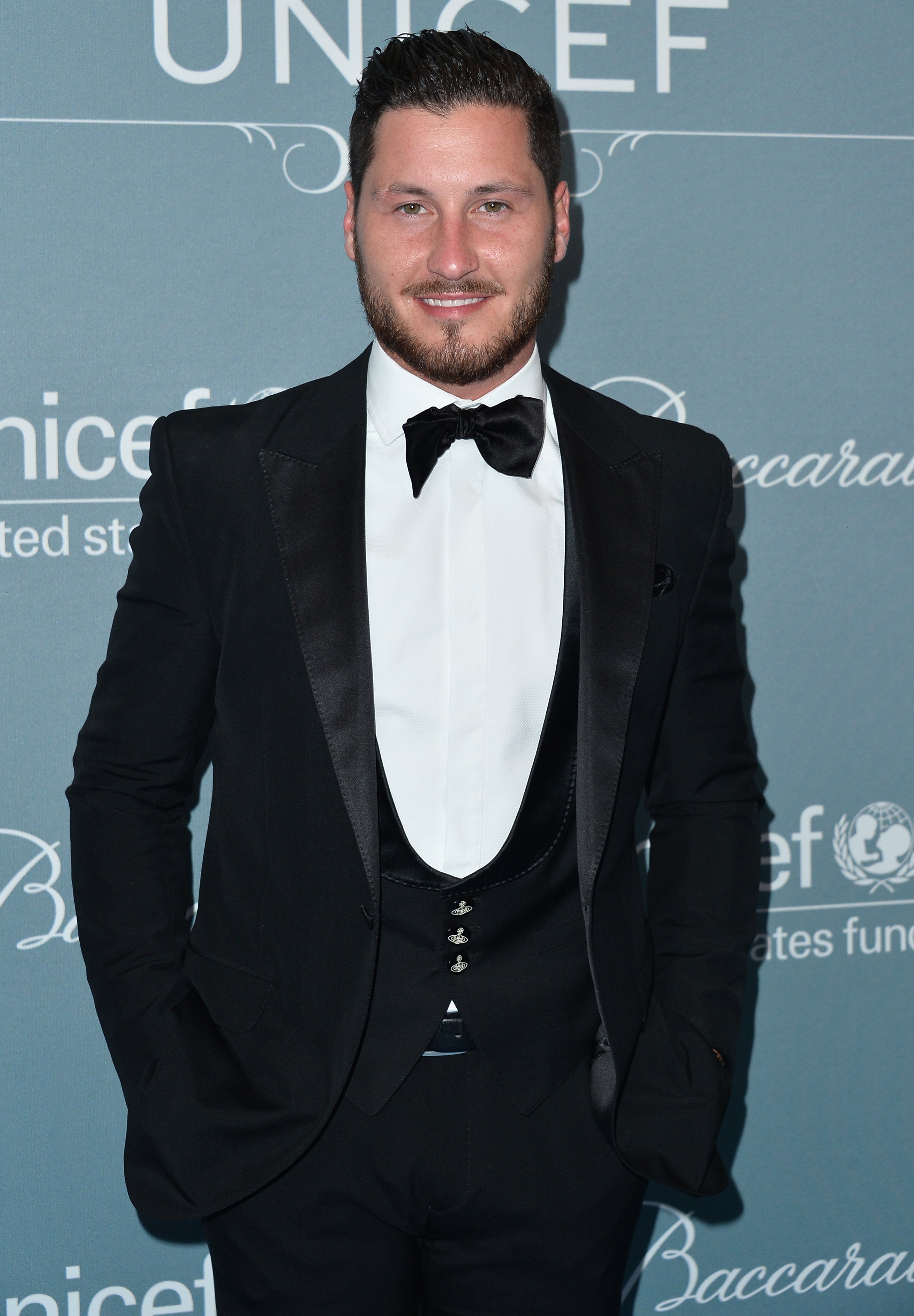  Val Chmerkovskiy arrives to the 2014 UNICEF Ball on January 14, 2014, in Beverly Hills, California. | Source: Getty Images.