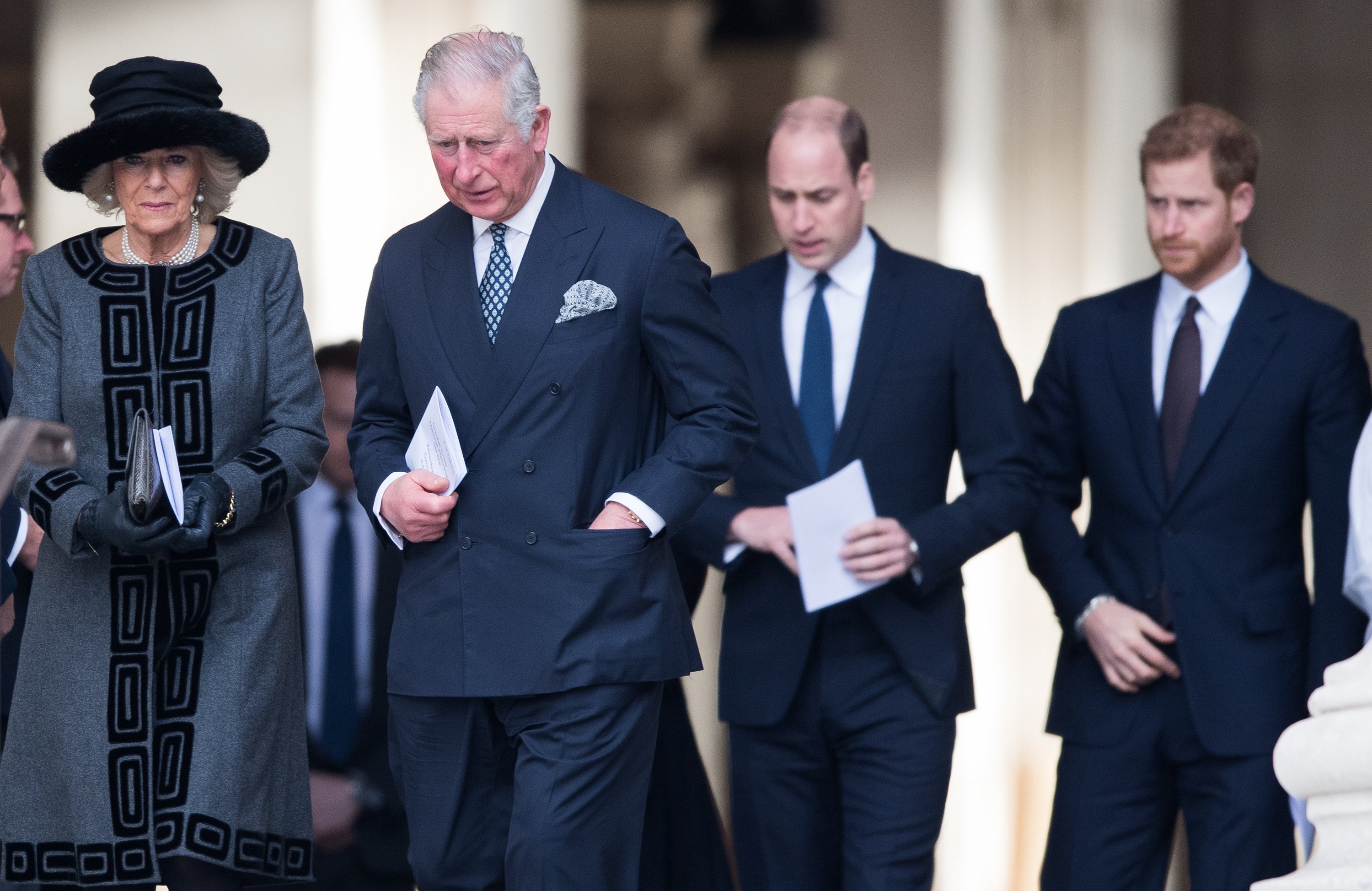 El rey Charles III, la reina consorte Camilla, el príncipe William y el príncipe Harry en Londres, en 2017. | Foto: Getty Images