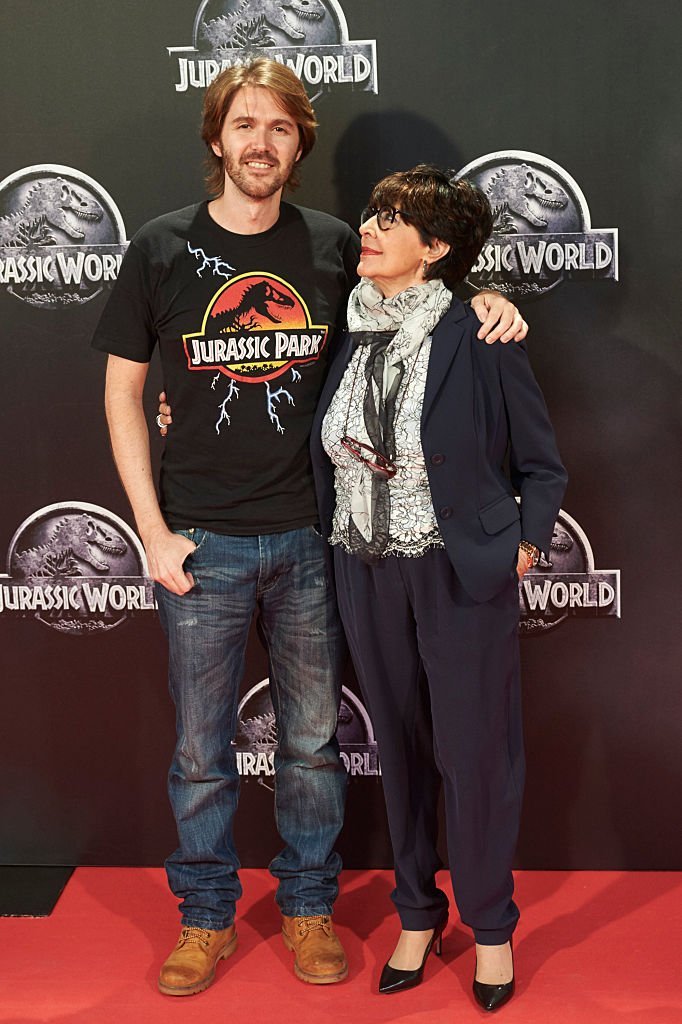 Concha Velasco y Manuel Velasco asisten al estreno de "Jurassic World" en el Capitol Cinema el 11 de junio de 2015 en Madrid, España. | Foto: Getty Images