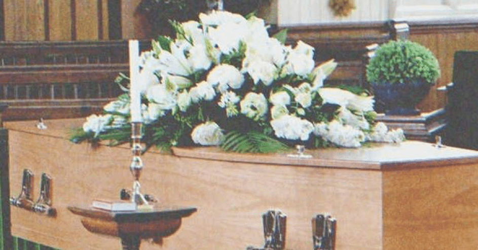 Jennifer organisierte die Beerdigung ihres verstorbenen Mannes. | Quelle: Pexels
