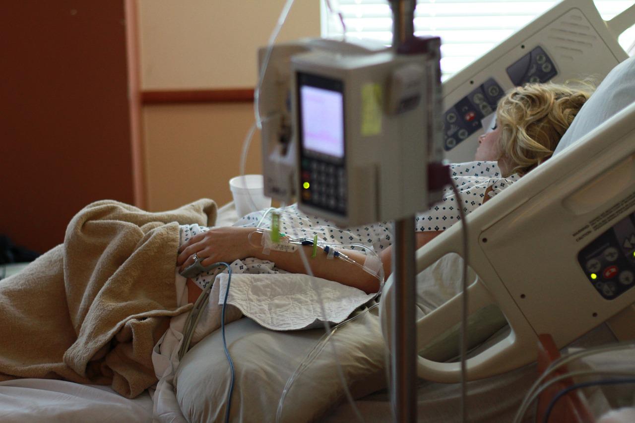 Mujer hospitalizada. | Foto: Pixabay