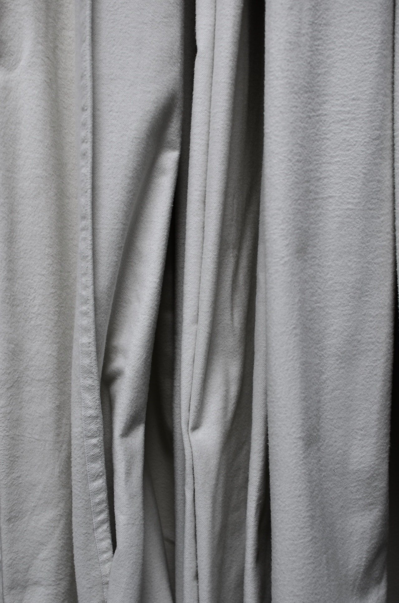 A thick curtain covered part of one wall. | Source: Pexels