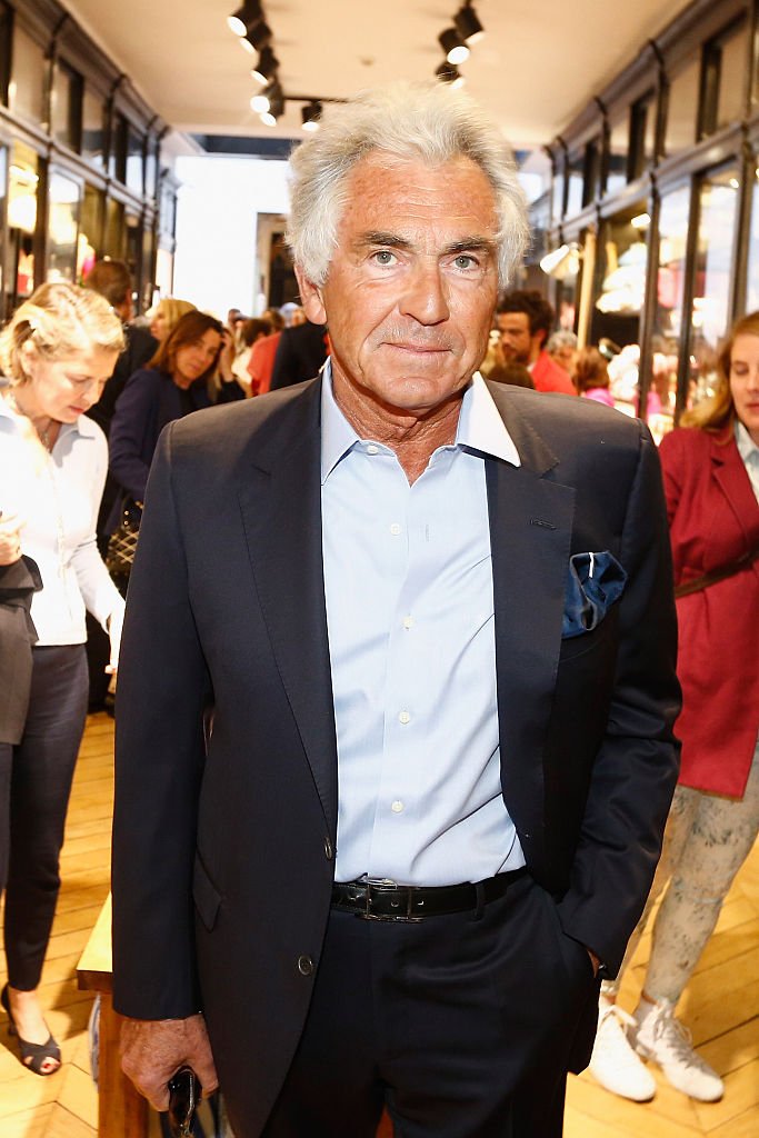 Jean-Paul Enthoven assiste à l'ouverture de la boutique `` Ines De La Fressange '' le 27 mai 2015 à Paris, France. | Photo : Getty Images Jean-Paul Enthoven assiste à l'ouverture de la boutique `` Ines De La Fressange '' le 27 mai 2015 à Paris, France. | Photo : Getty Images
