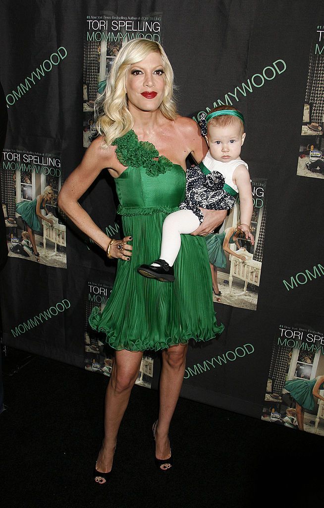 Tori Spelling and daughter Stella Doreen at the release party for her new book "Mommywood" on April 13, 2009, in Beverly Hills, California | Photo: Jeffrey Mayer/WireImage/Getty Images