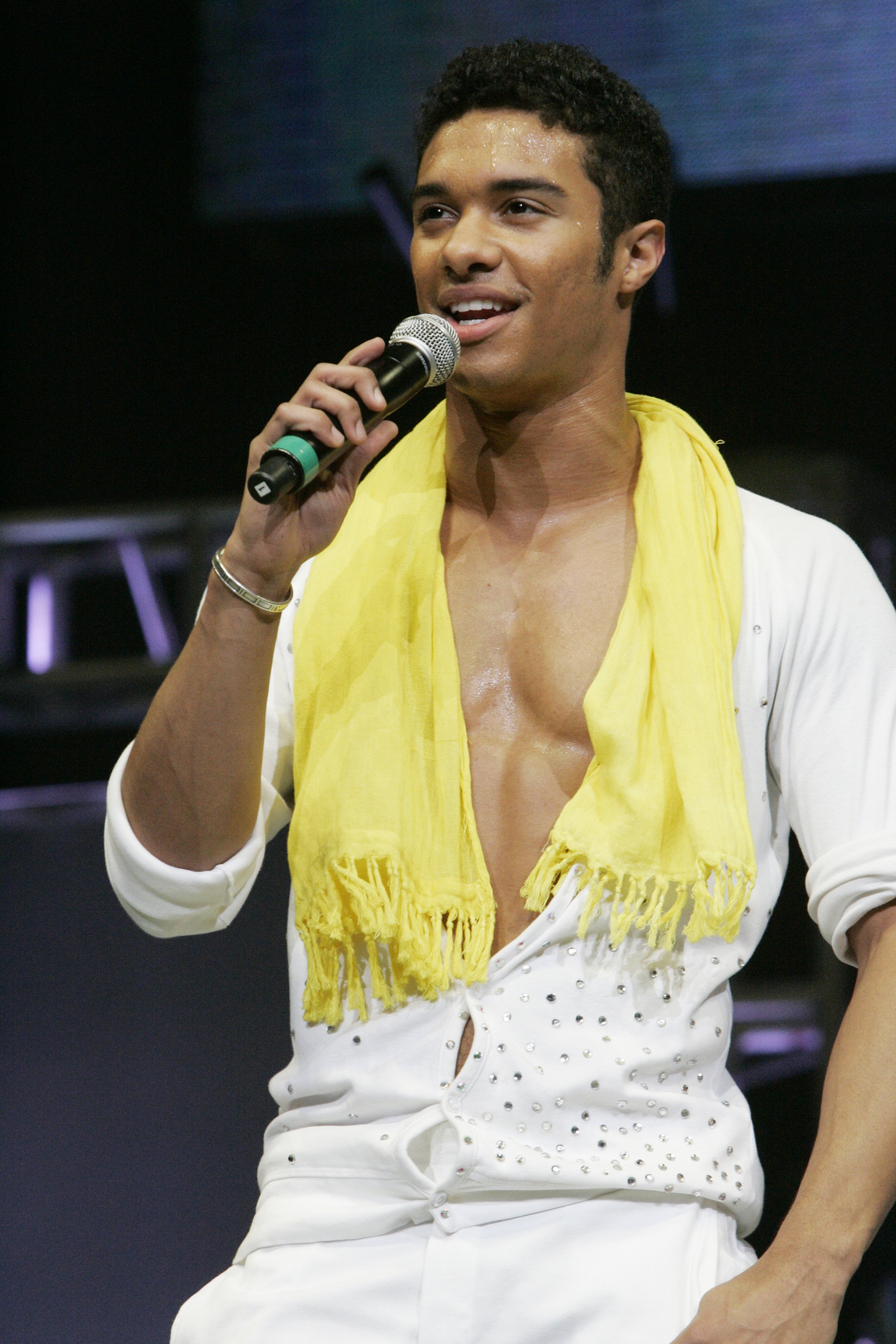 Danny Tidwell from "So You Think You Can Dance" performing live with nine other finalists at the Rose Garden arena in Portland, Oregon | Photo: Chris Ryan/Corbis via Getty Images