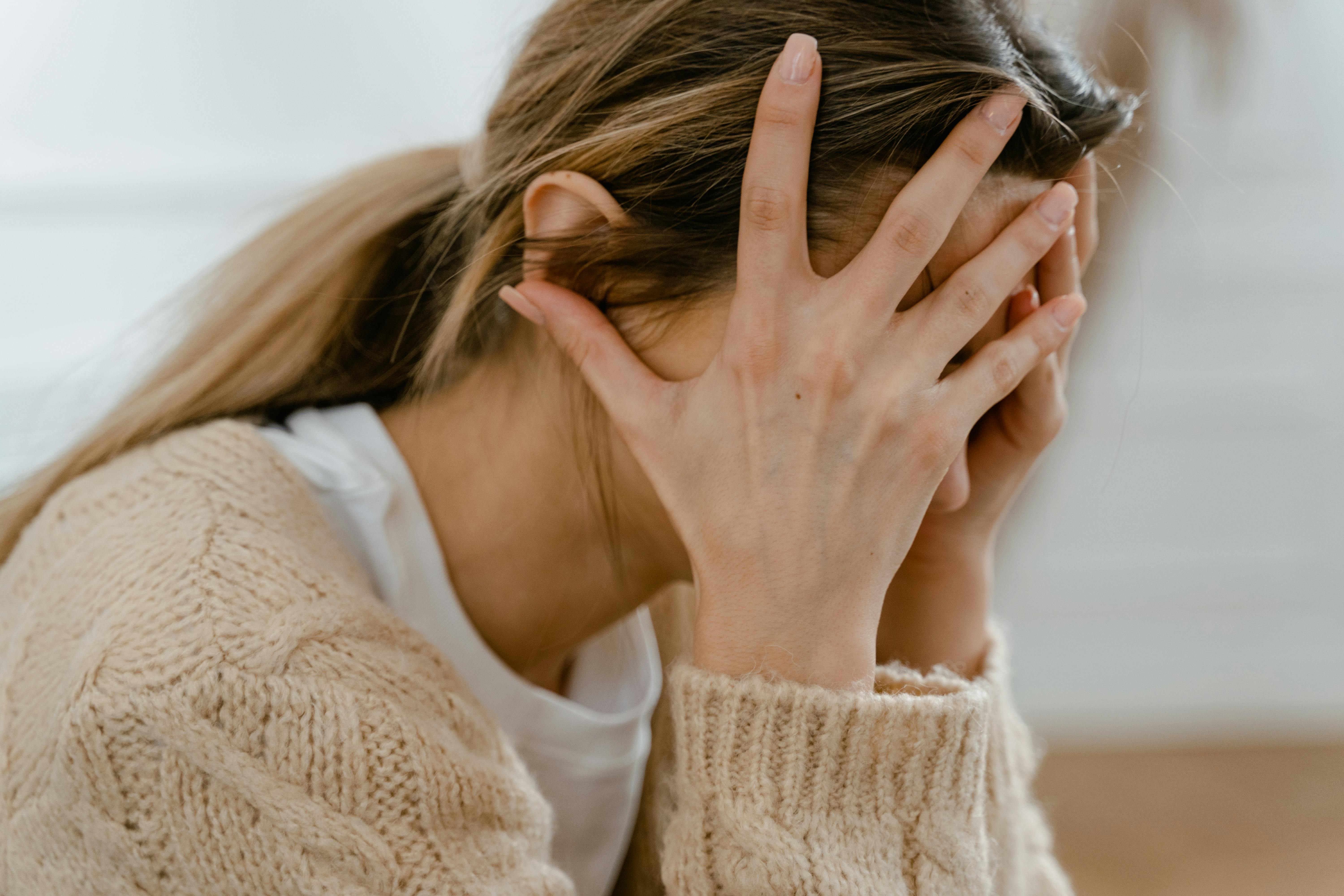 A sad and distressed woman | Source: Pexels