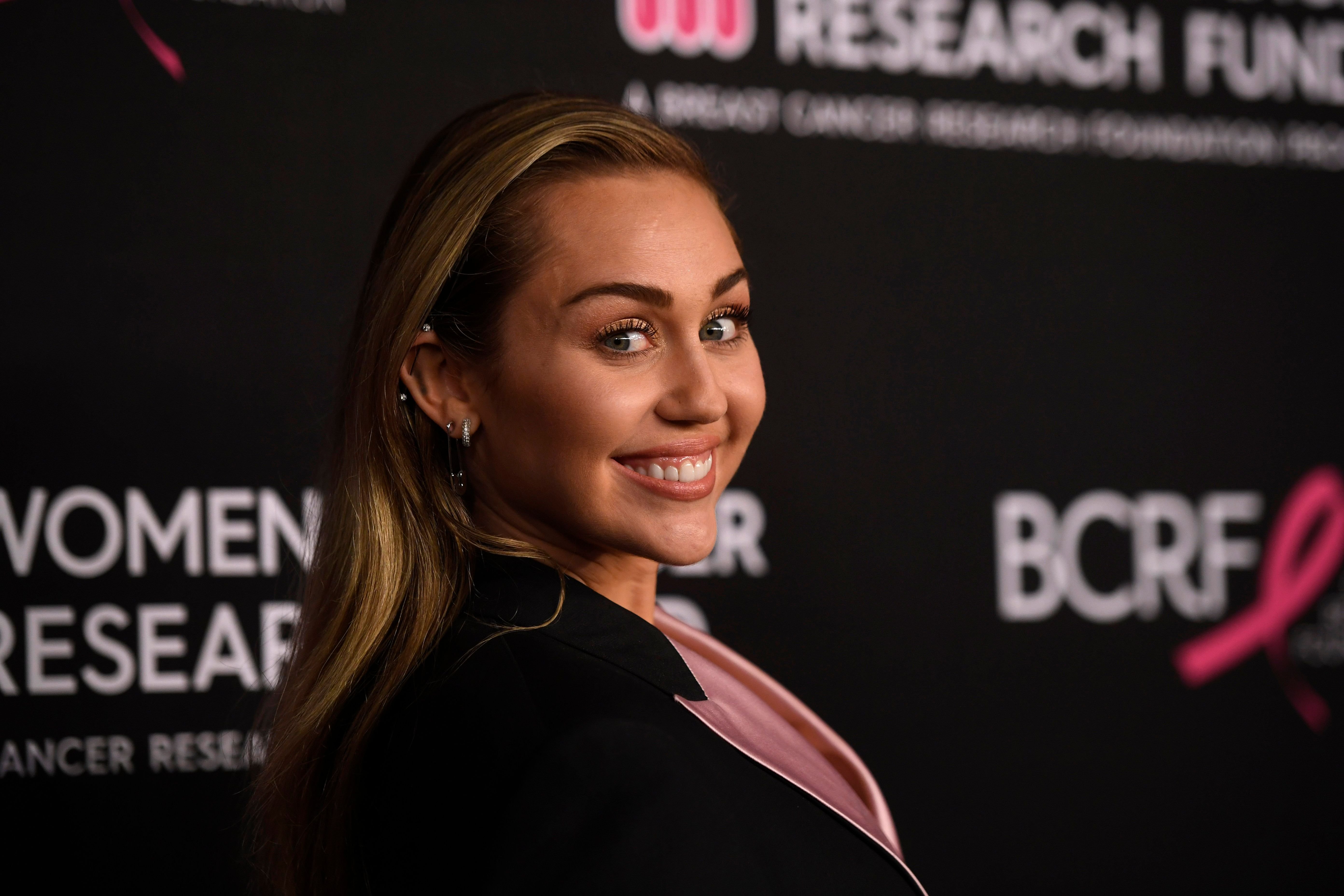 Miley Cyrus at The Women's Cancer Research Fund's An Unforgettable Evening Benefit Gala at the Beverly Wilshire Four Seasons Hotel on February 28, 2019 | Photo: Getty Images