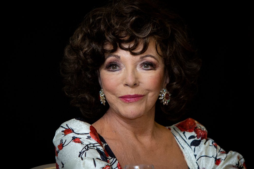 Joan Collins attending “Glow & Darkness” photocall in Madrid, Spain, in October 2020. | Image: Getty Images.