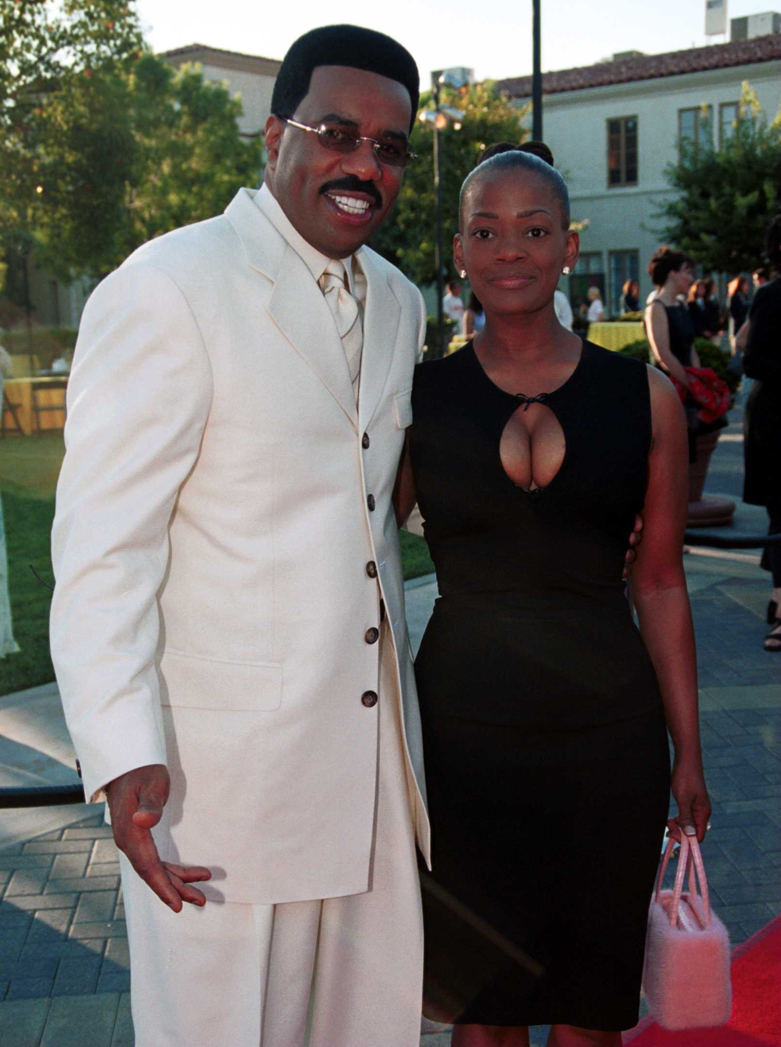 Steve Harvey accompanies his wife Mary at the premiere screening of "The Original Kings Of Comedy" August 10, 2000 in Hollywood, CA. | Source: Getty Images
