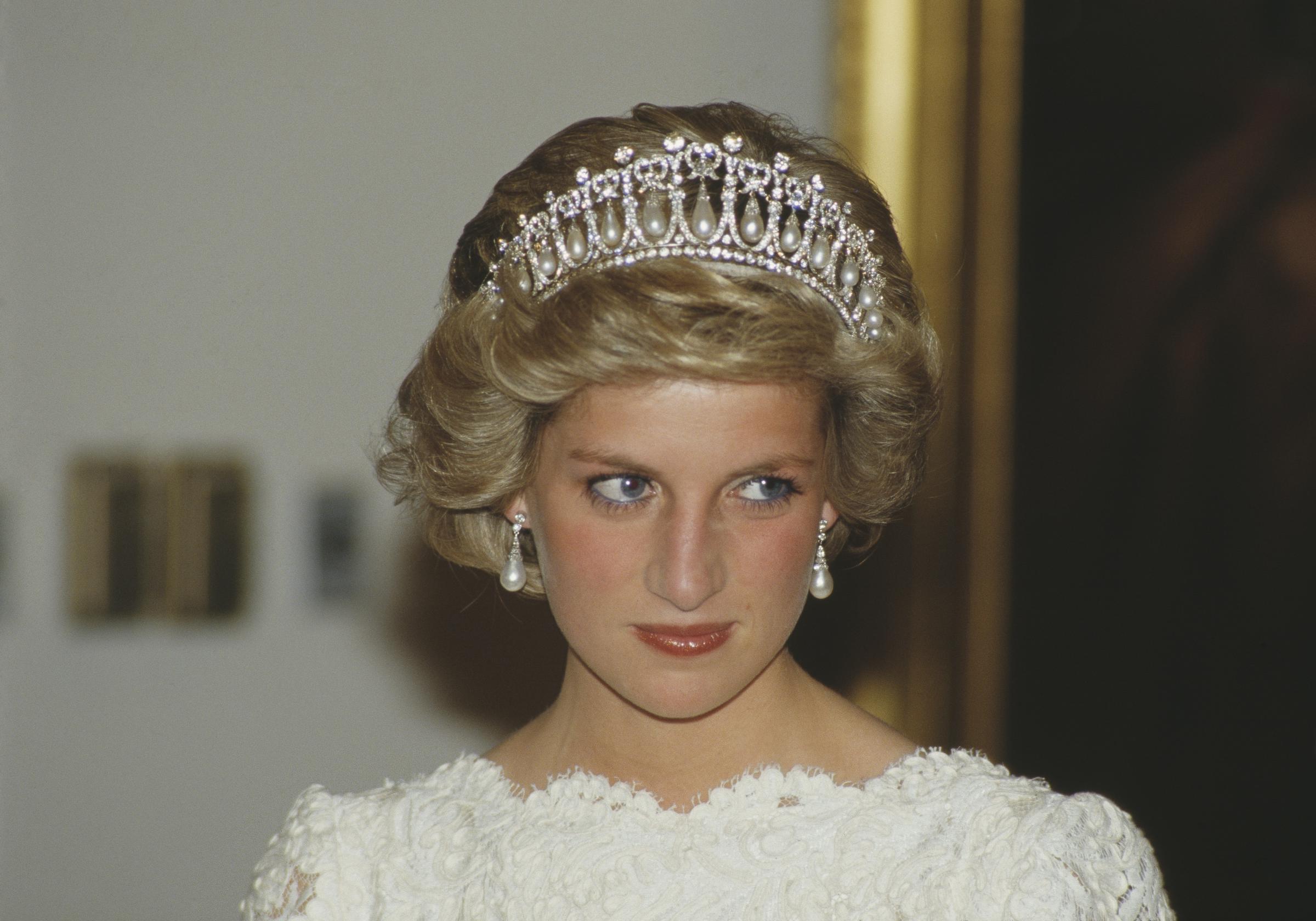 Princess Diana at a dinner at the British Embassy in Washington, D.C., in November 1985. | Source: Getty Images