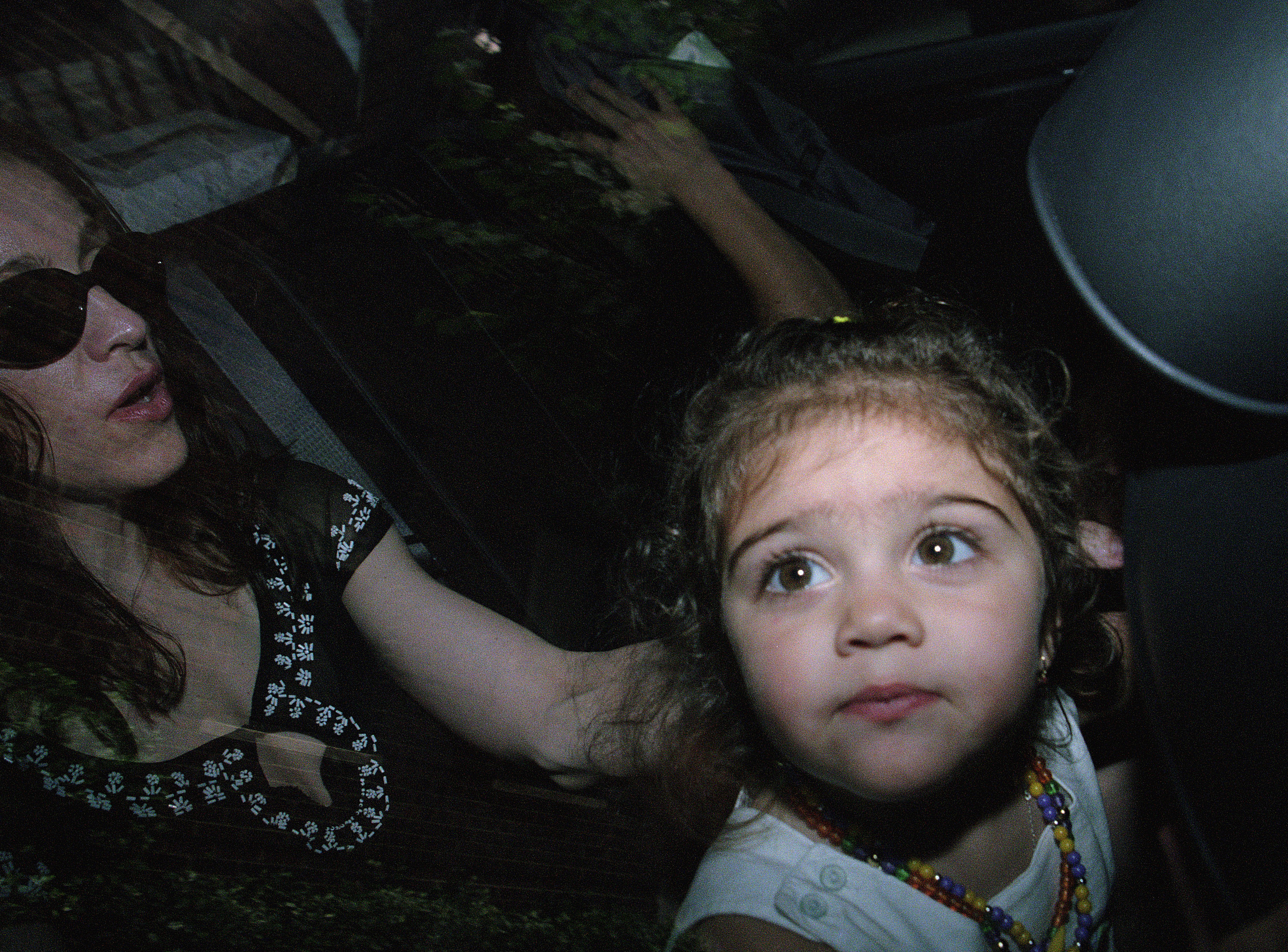 Madonna going on a drive with daughter Lourdes "Lola" Leon on July 4, 1998 | Source: Getty Images