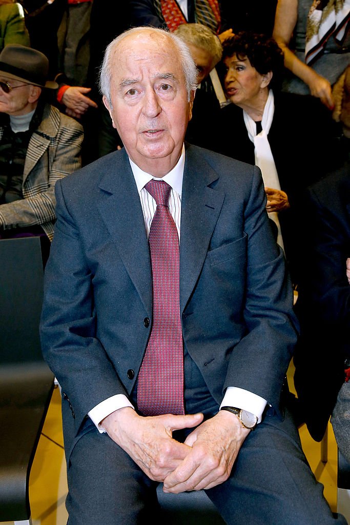 Edouard Balladur assister à l'hommage à Alfred Pacquement, directeur du Musée d'Art Moderne du Centre Pompidou, au Centre Pompidou le 3 décembre 2013. | Photo : Getty Images Edouard Balladur assister à l'hommage à Alfred Pacquement, directeur du Musée d'Art Moderne du Centre Pompidou, au Centre Pompidou le 3 décembre 2013. | Photo : Getty Images