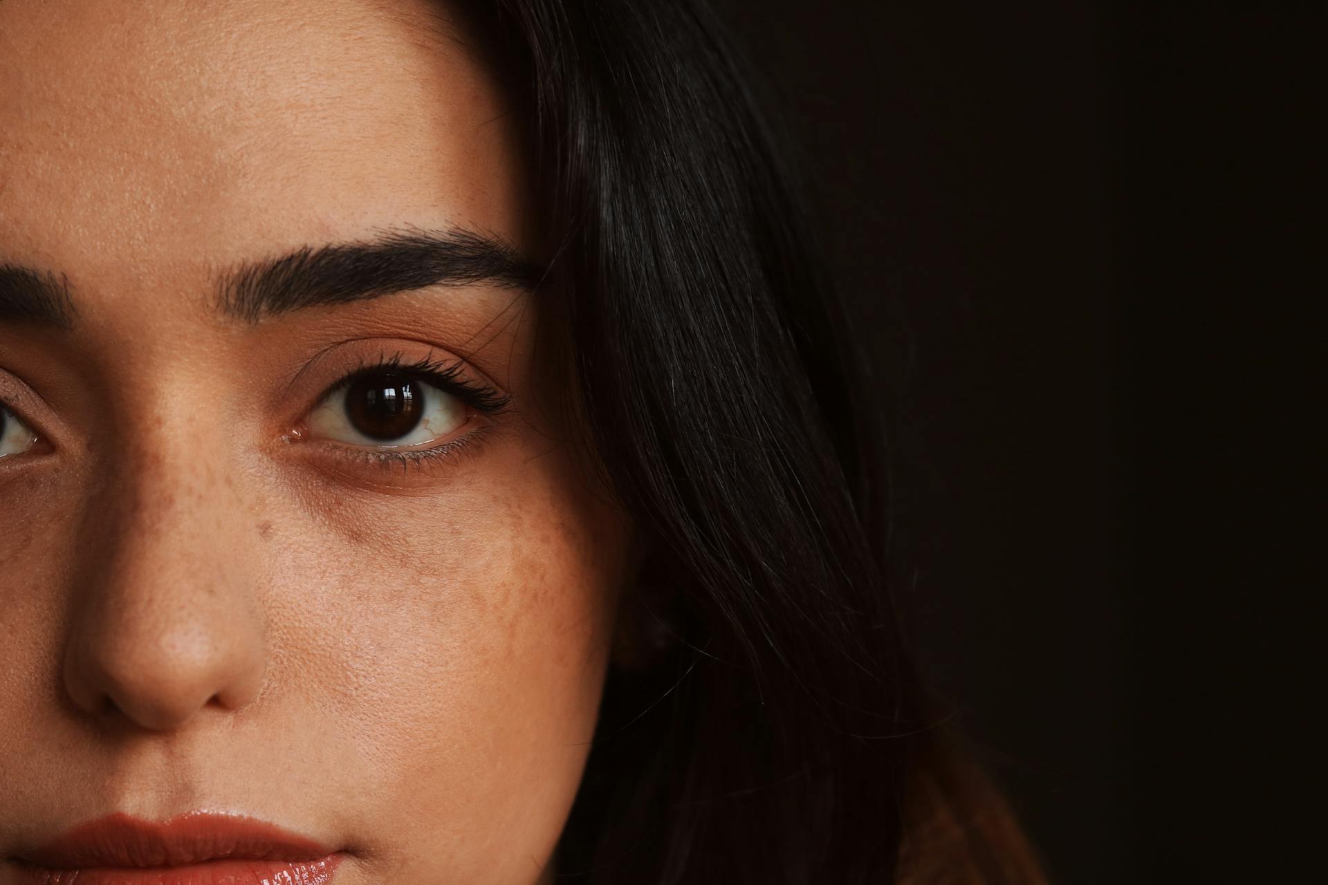 Close-up of a woman's face | Source: Pexels