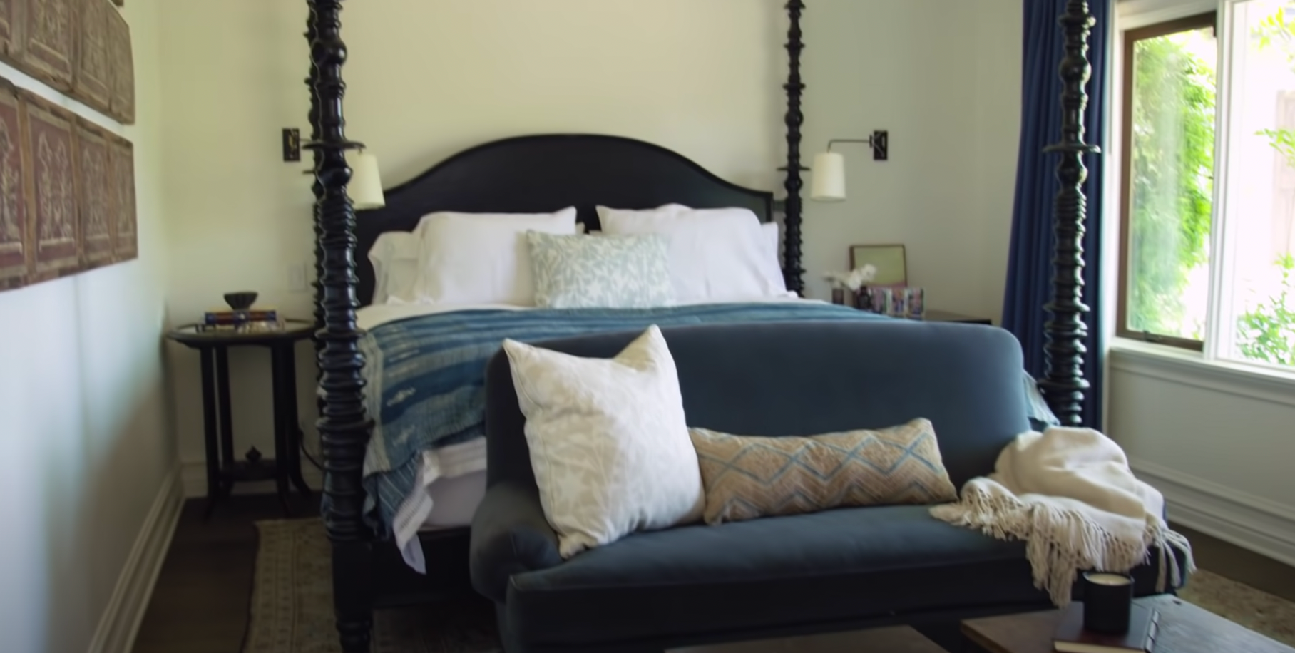 John Stamos and Caitlin McHugh's master bedroom with views of the valley in their former home in Los Angeles | Source: YouTube@ArchitecturalDigest