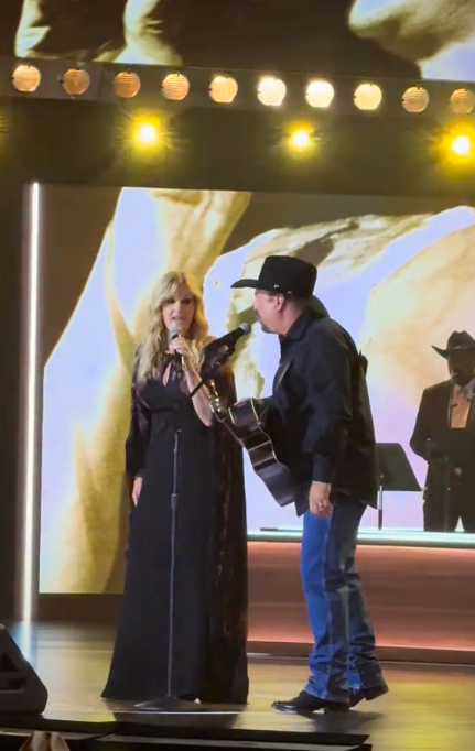 Trisha Yearwood and Garth Brooks. | Source: TikTok/@musicmayhemmagazine.com