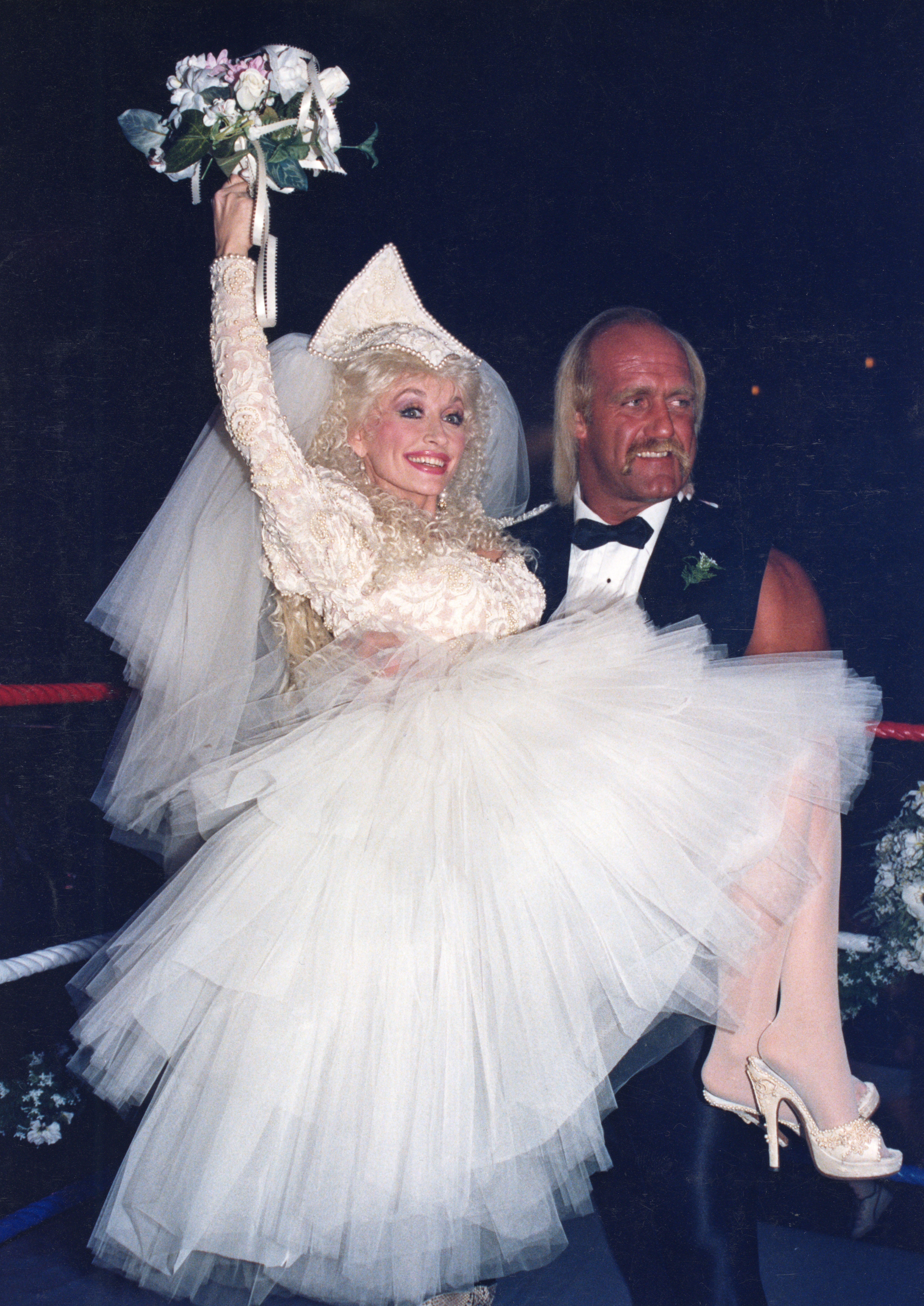 Dolly Parton and Hulk Hogan in 1987. | Source: Getty Images
