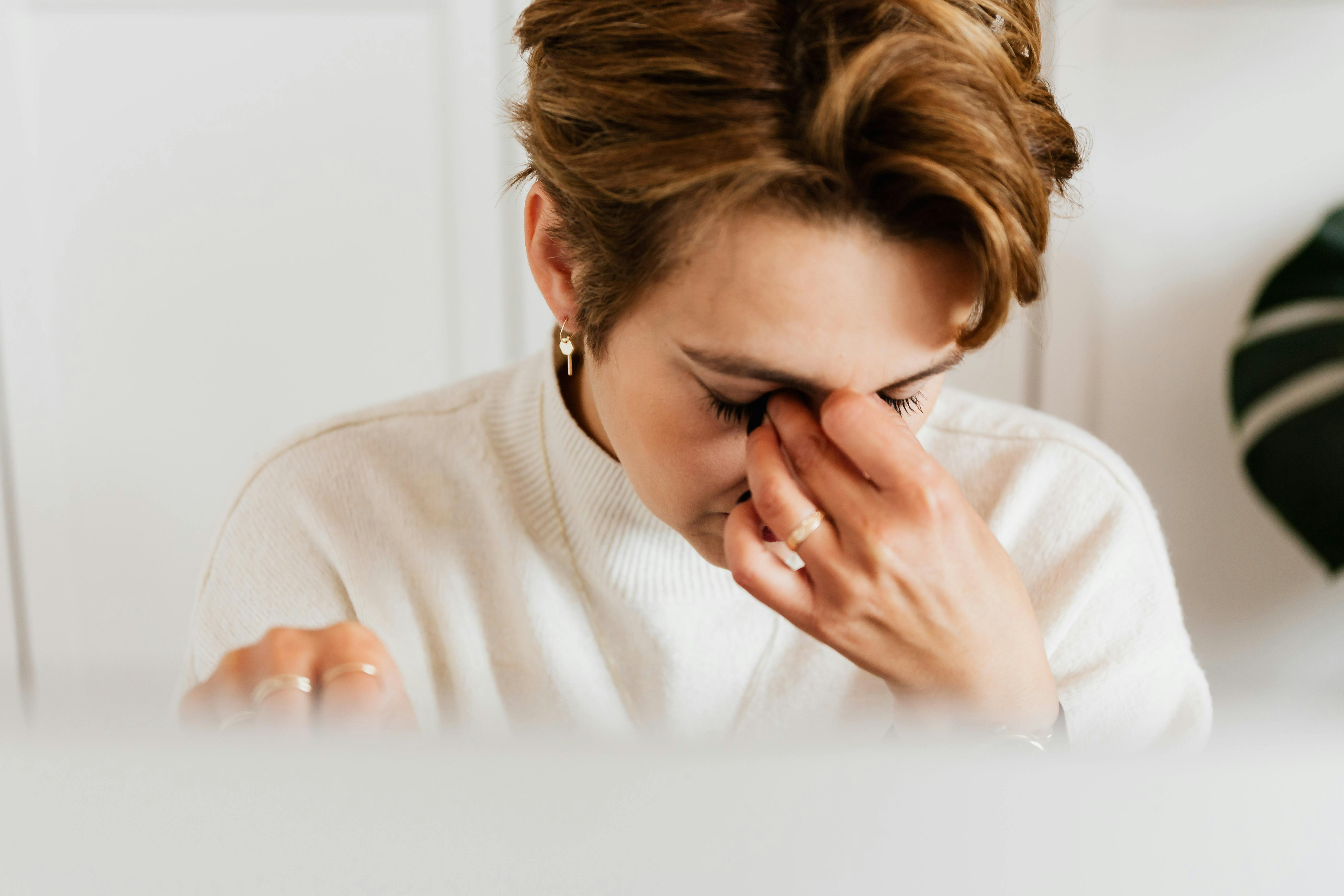 A woman feeling stressed | Source: Pexels
