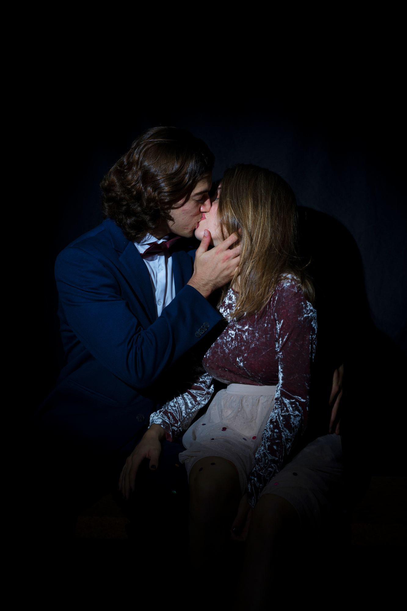A man and woman kissing passionately | Source: Freepik