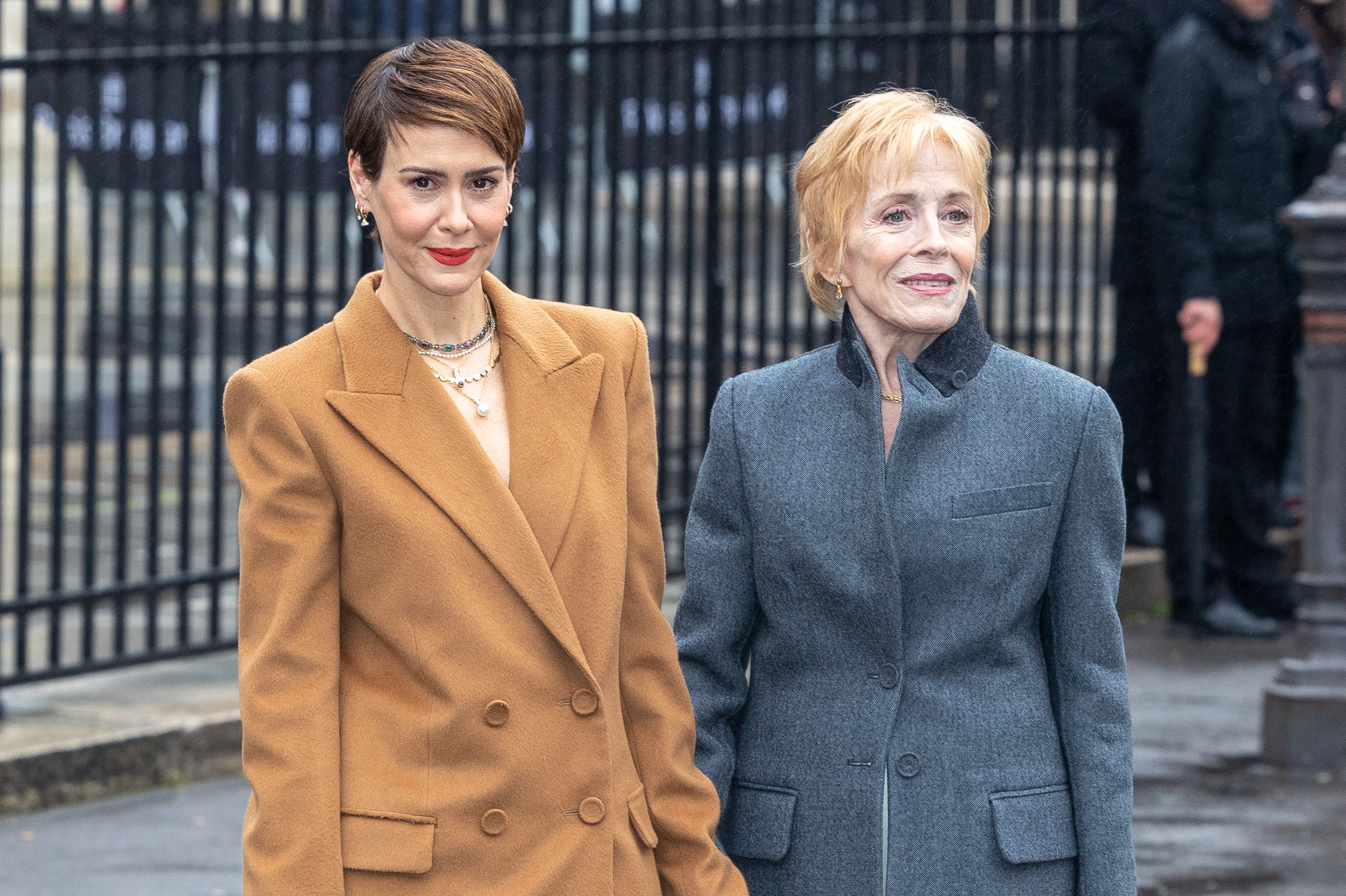 Sarah Paulson and Holland Taylor at the Fendi Couture Haute Couture Spring Summer 2023 show during Paris Fashion Week on January 26, 2023. | Source: Getty Images