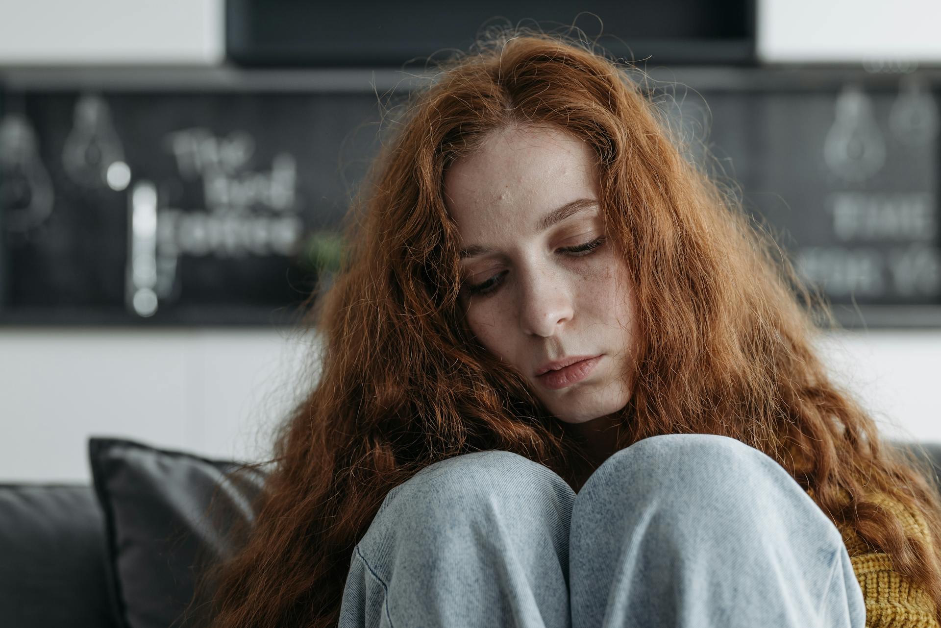 A close-up of a sad woman | Source: Pexels