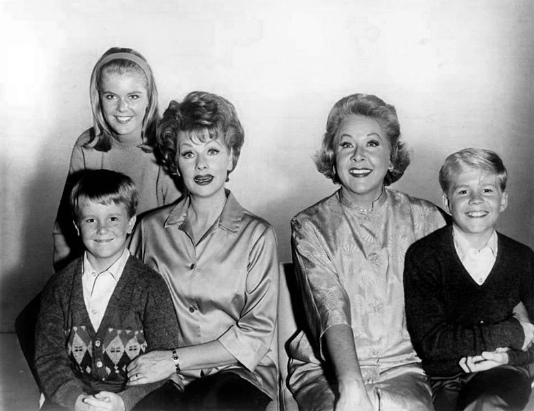 Jimmy Garrett, Candy Moore, Lucille Ball, Vivian Vance and Ralph Hart from "The Lucy Show." | Source: Wikimedia Commons