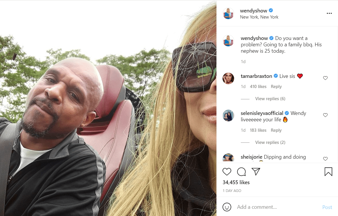 Wendy Williams in a selfie with a man friend in the car. | Photo: Instagram/Wendyshow