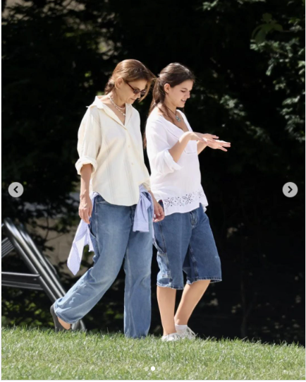 A photo of Katie Holmes helping her daughter Suri Cruise settle in at Carnegie Melon University posted on August 21, 2024 | Source: Instagram/pagesix