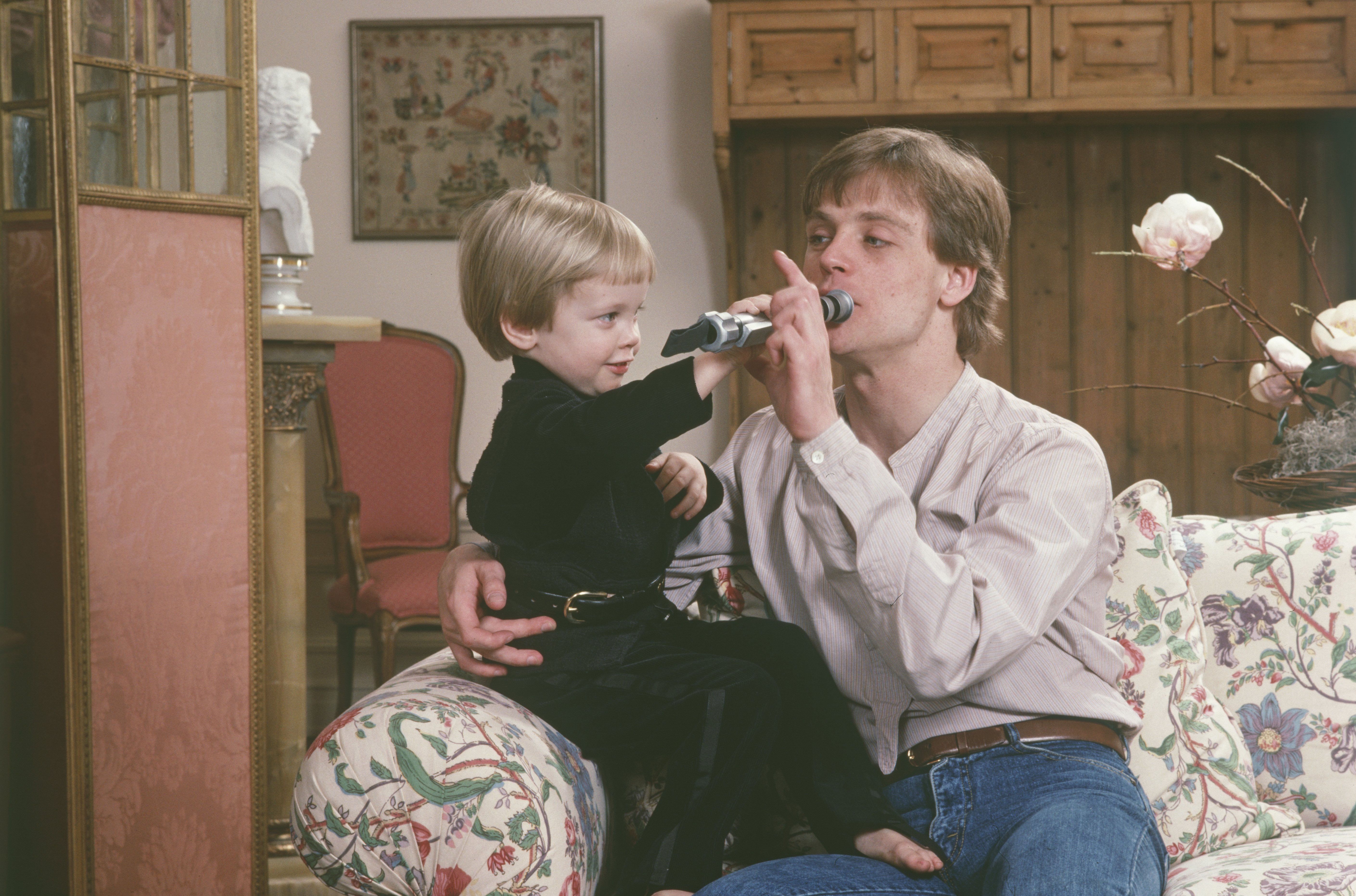American actor Mark Hamill with his son Nathan at home in Los Angeles on May 01, 1983 | Source: Getty Images