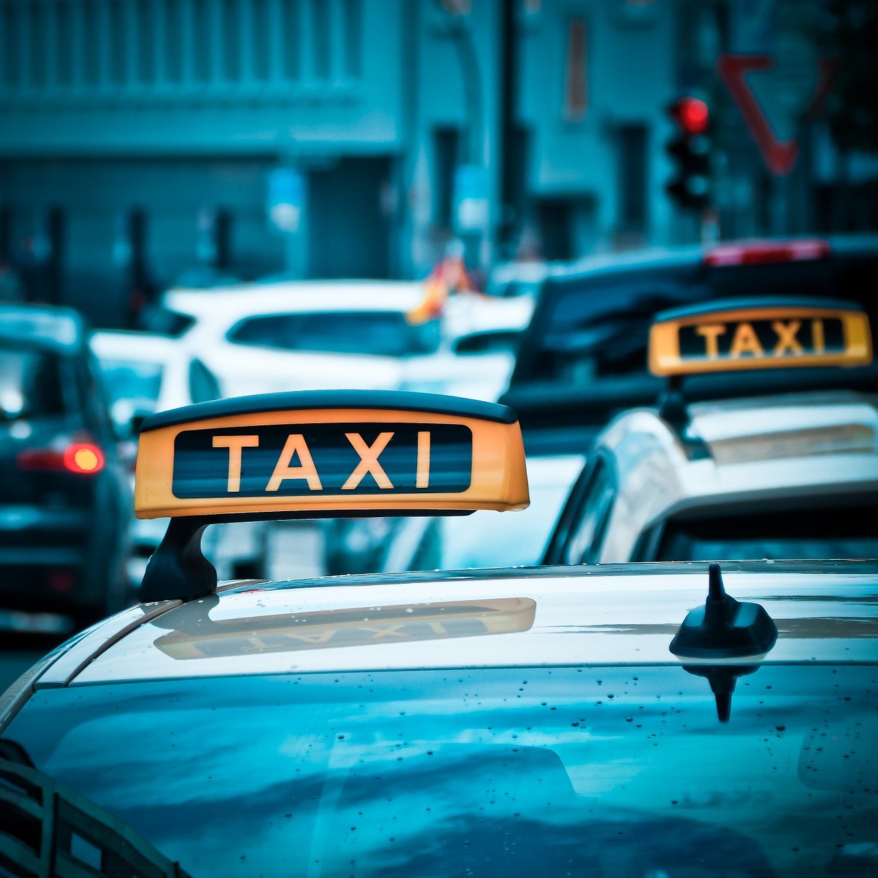 Taxis en la vía. | Foto: Pixabay