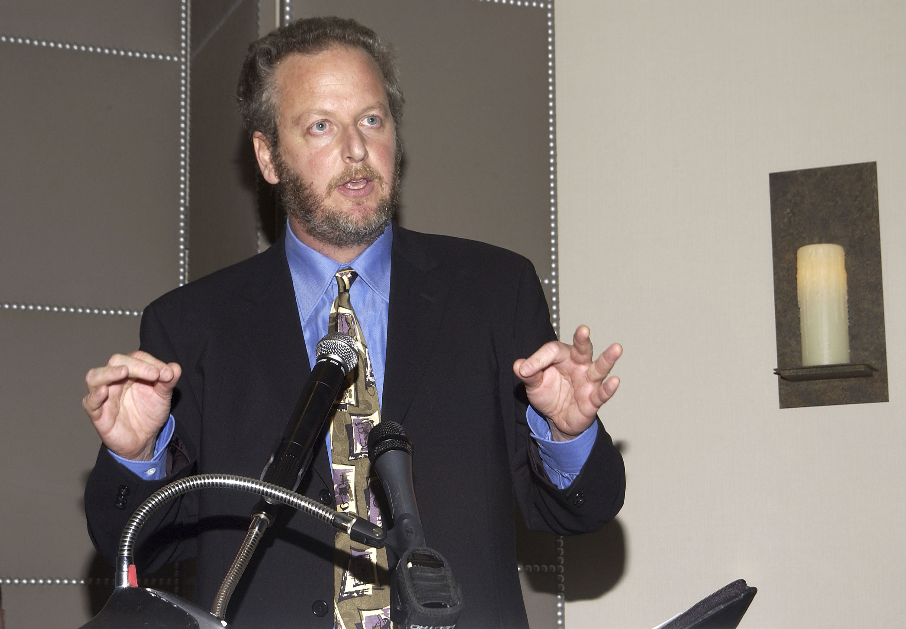Daniel Stern speaking at the Creative Coalition Spotlight Awards in Los Angeles, California on December 7, 2004 | Source: Getty Images
