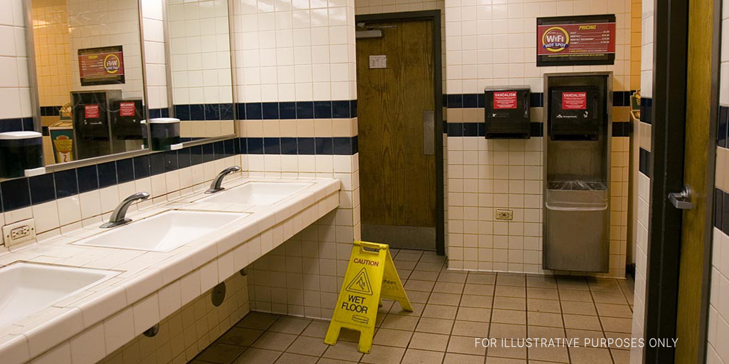 Public bathroom. | Source: Flickr / pointnshoot (CC BY 2.0)
