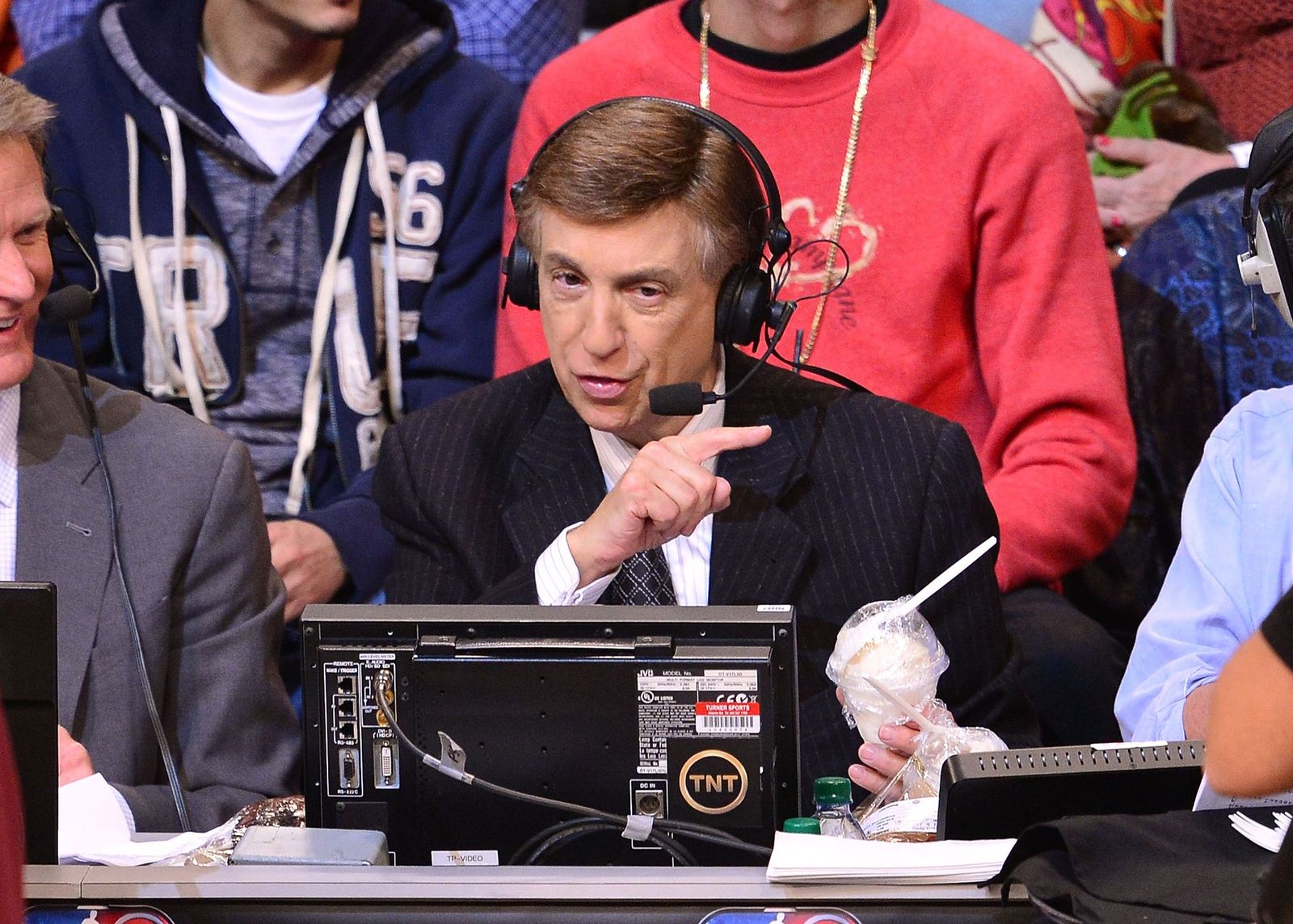 Marv Albert at the New York Knicks vs Brooklyn Nets game on December 5, 2013, in New York City | Photo: James Devaney/WireImage/Getty Images