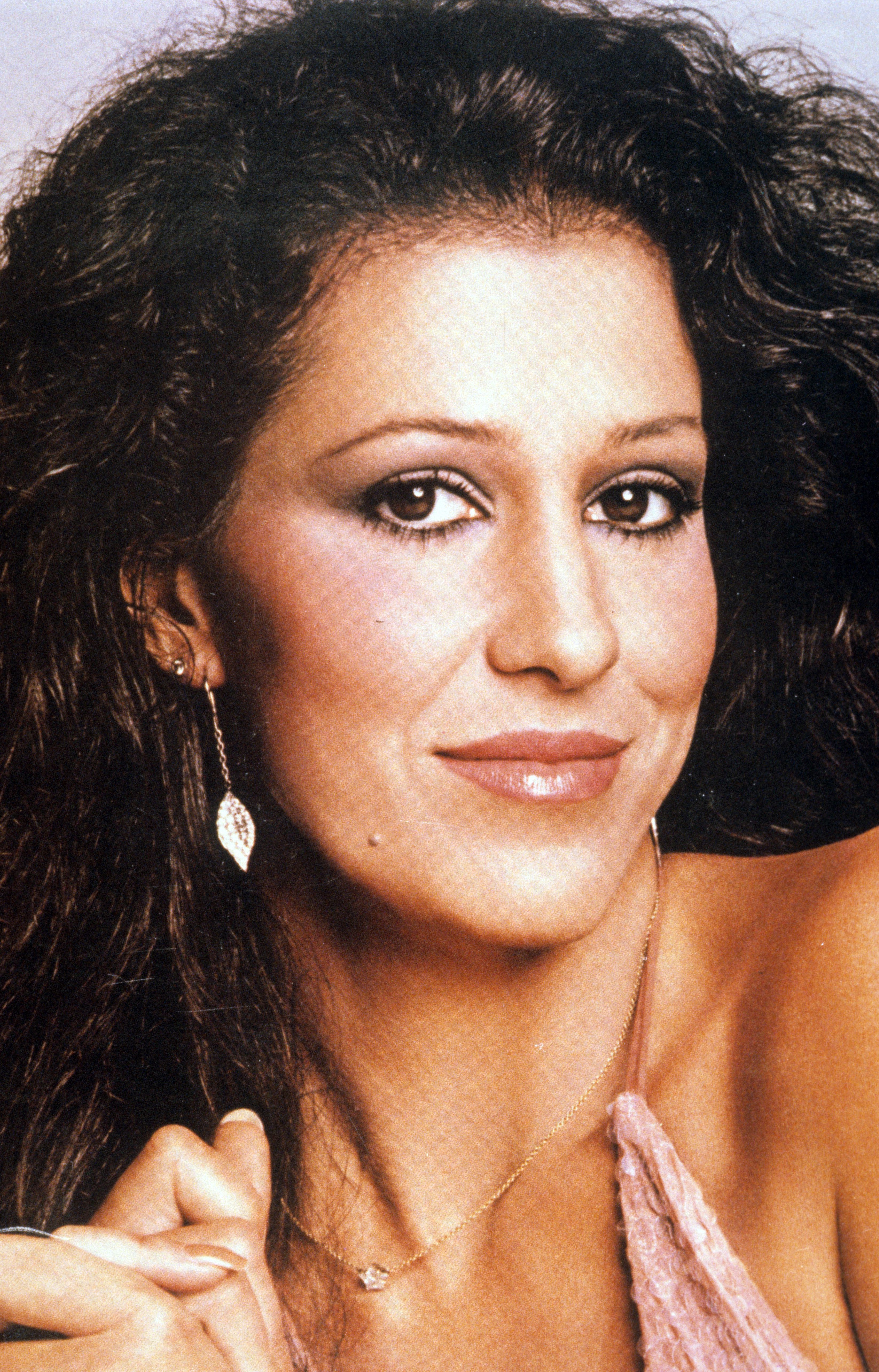 The songstress posing circa 1975 | Source: Getty Images