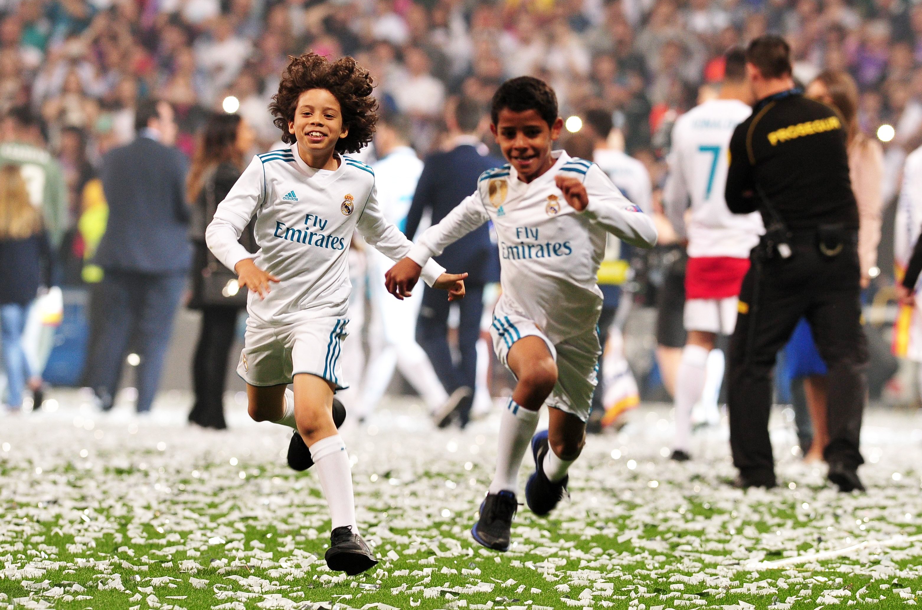 Cristiano Ronaldo's son Cristiano Ronaldo Jr. and Marcelo's son Enzo Vieira during the Real Madrid team celebration on May 27, 2018 in Madrid. | Source: Getty Images